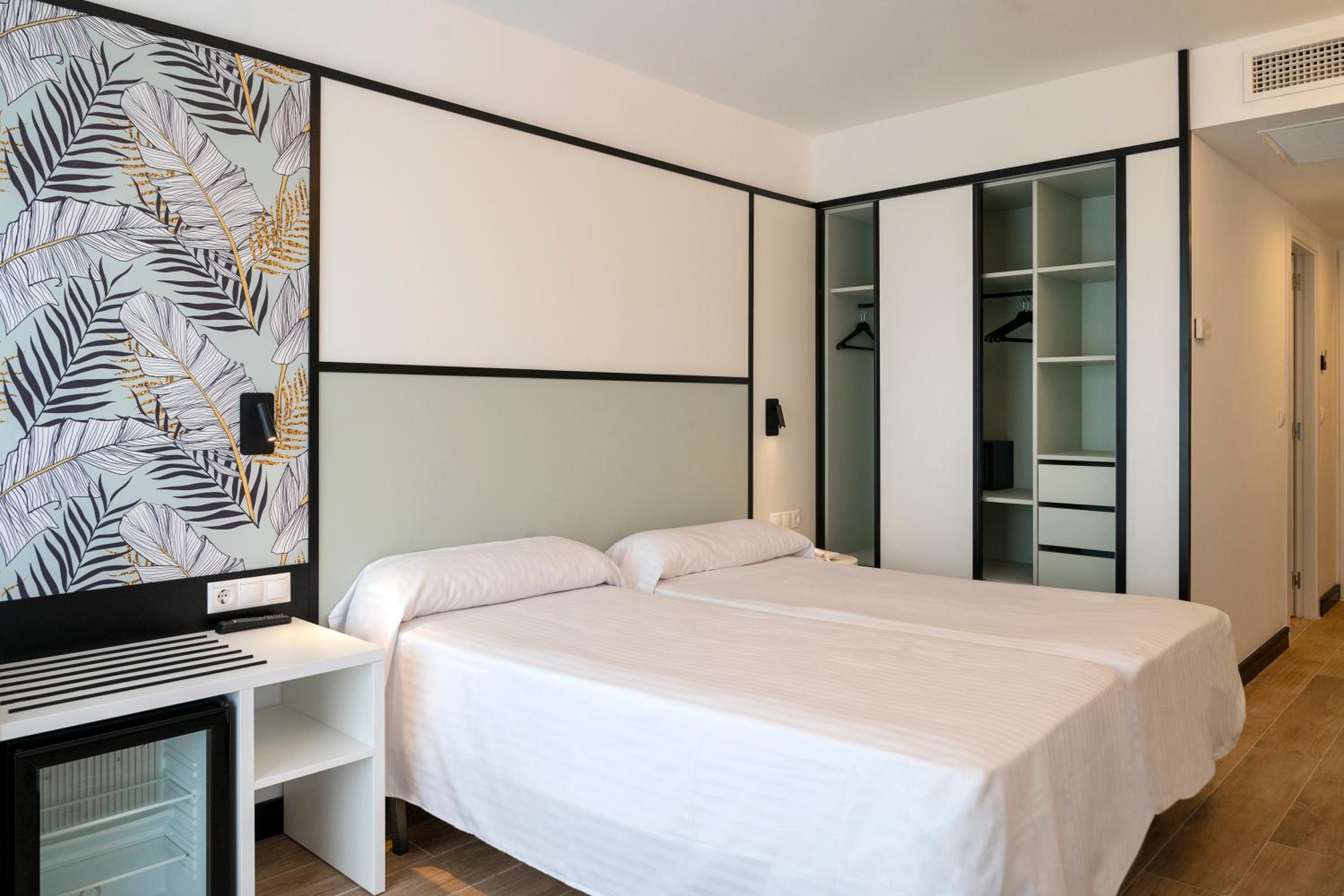 Junior Suite with Terrace (2 Adults) - Photo 3