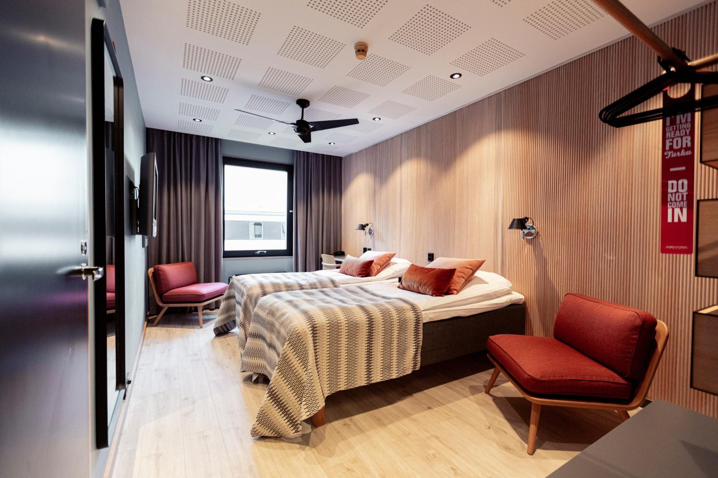 Twin Room - Photo 1