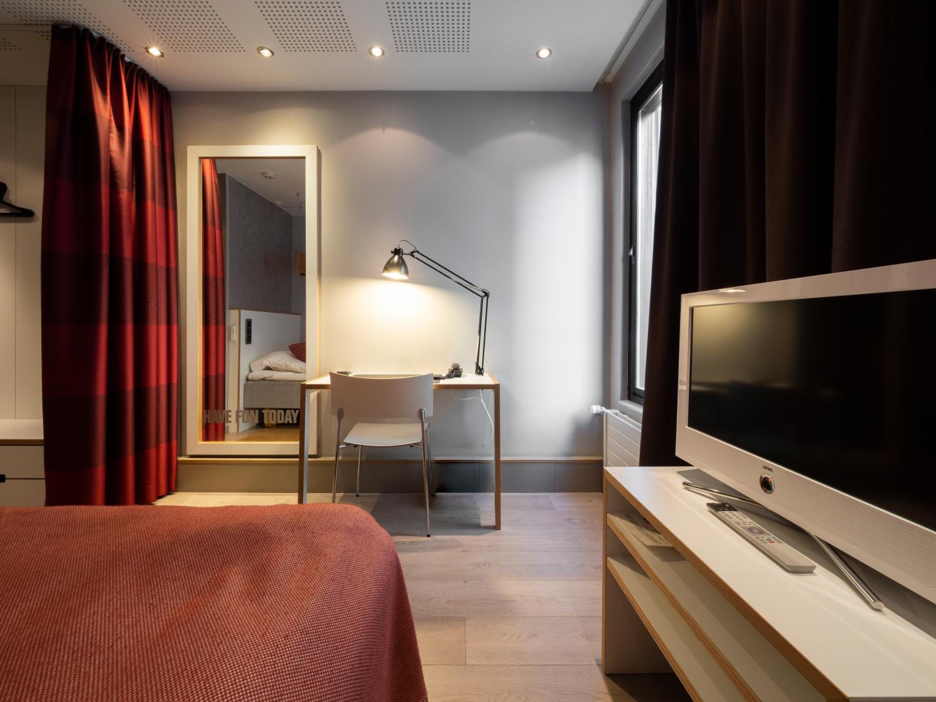 Small Double Room - Photo 5