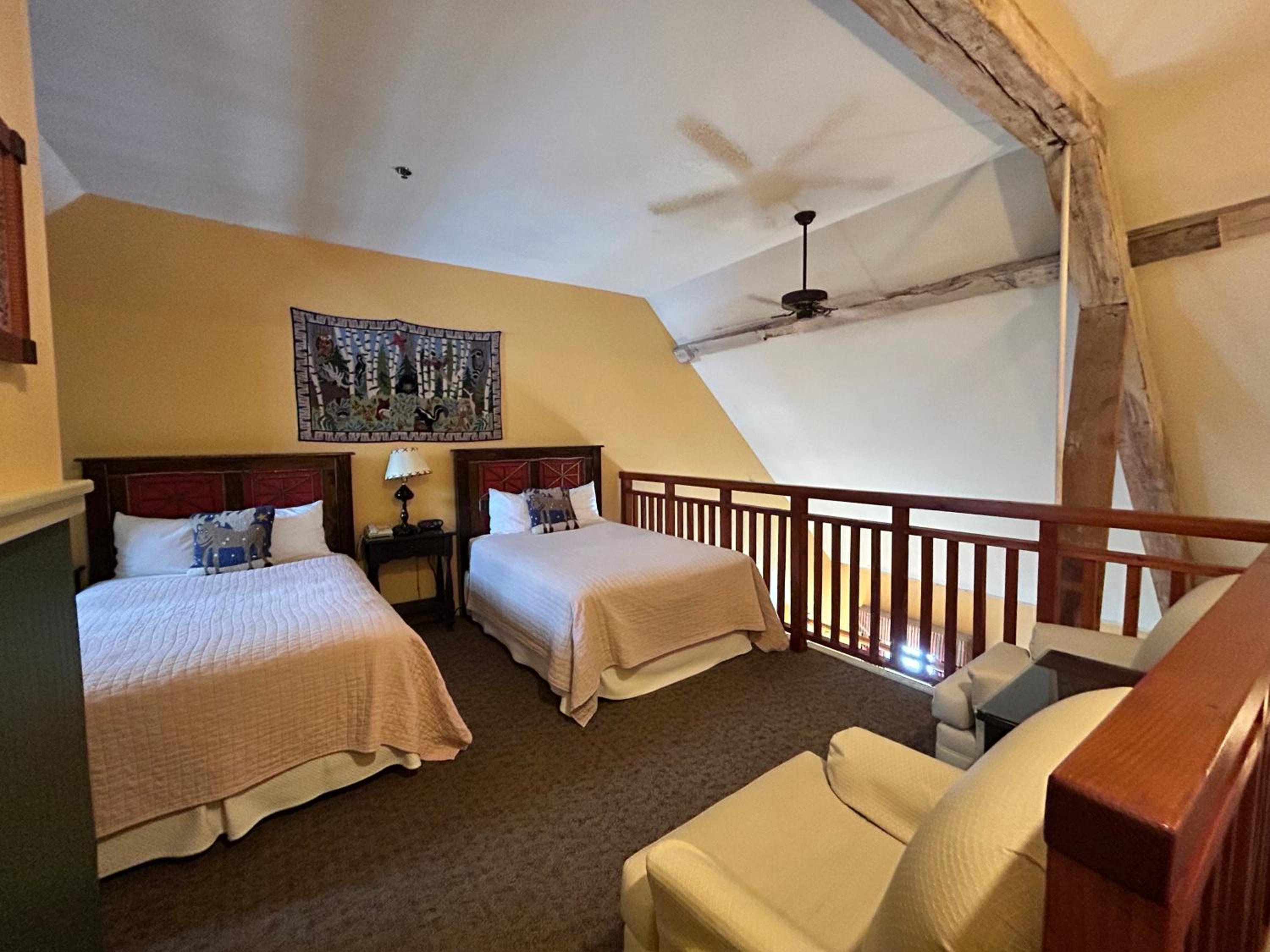 Deluxe Family Suite photo 3