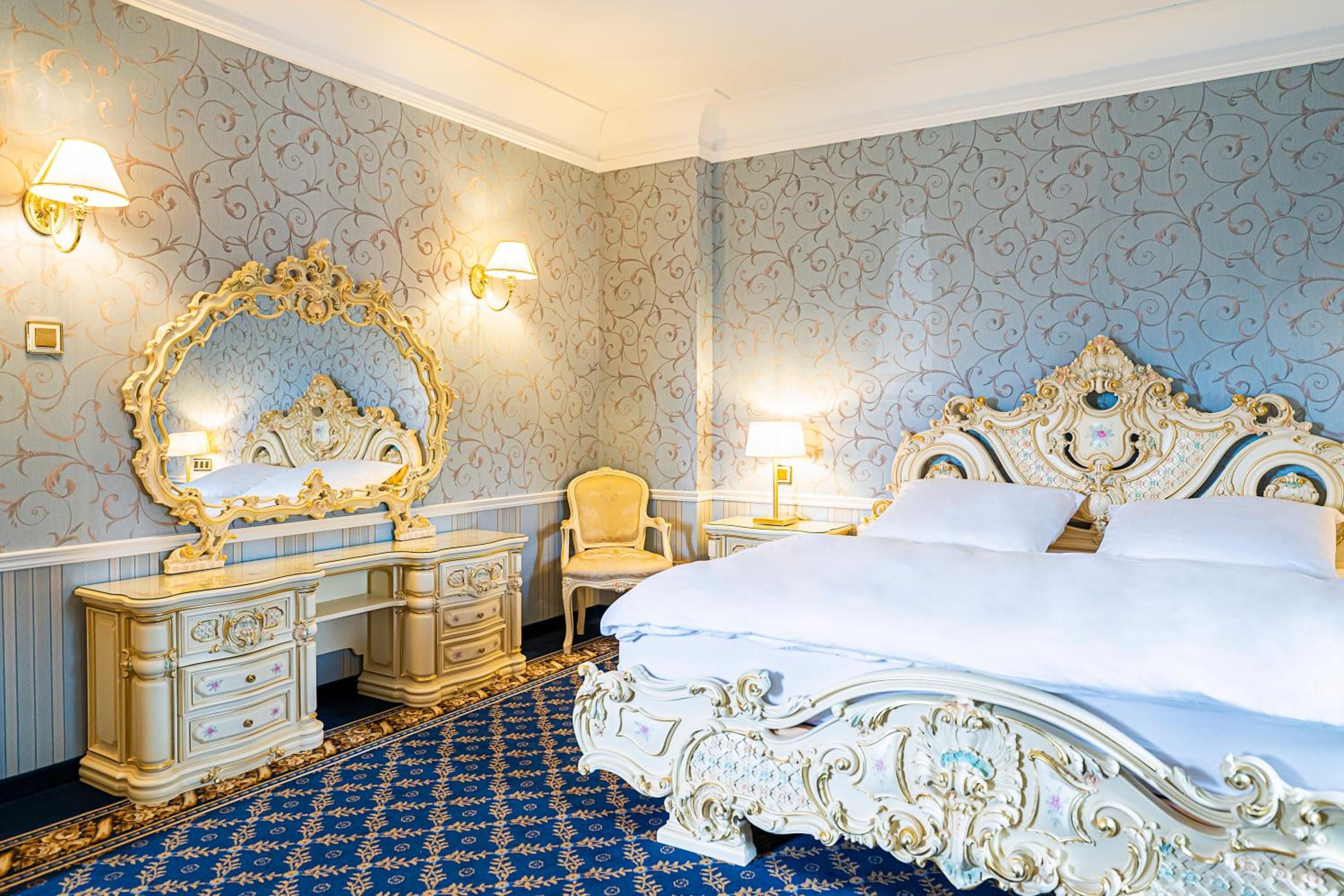 Deluxe Suite - Photo 1