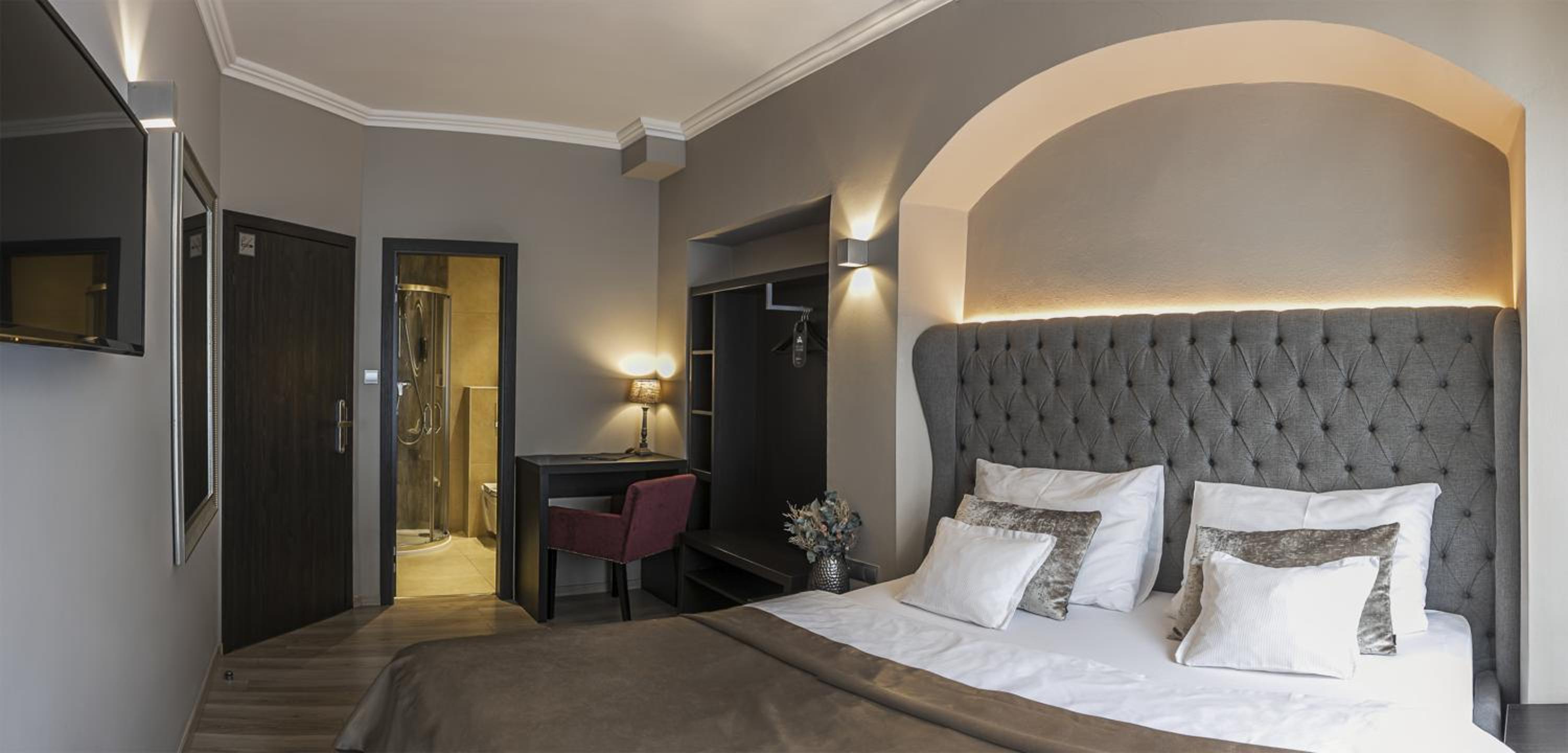 Double Room - Photo 3