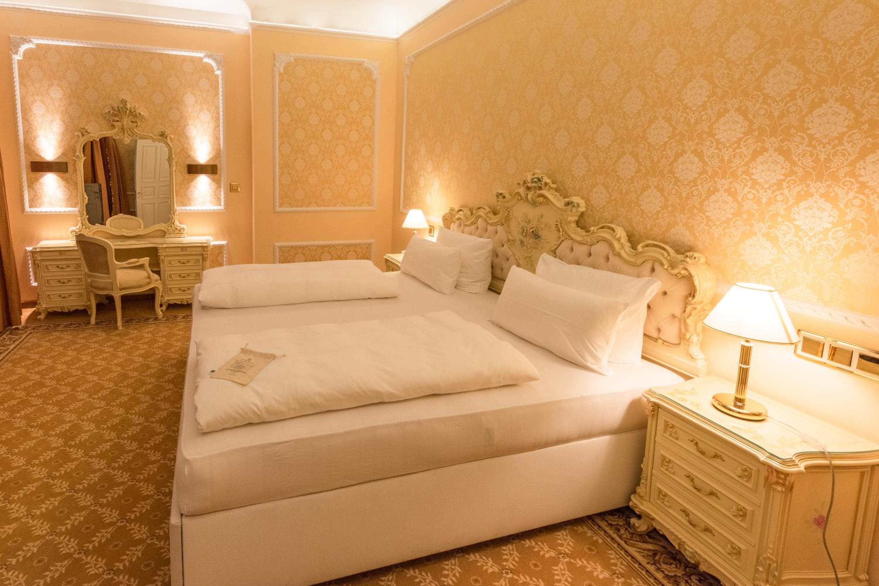 Deluxe Double Room - Photo 3