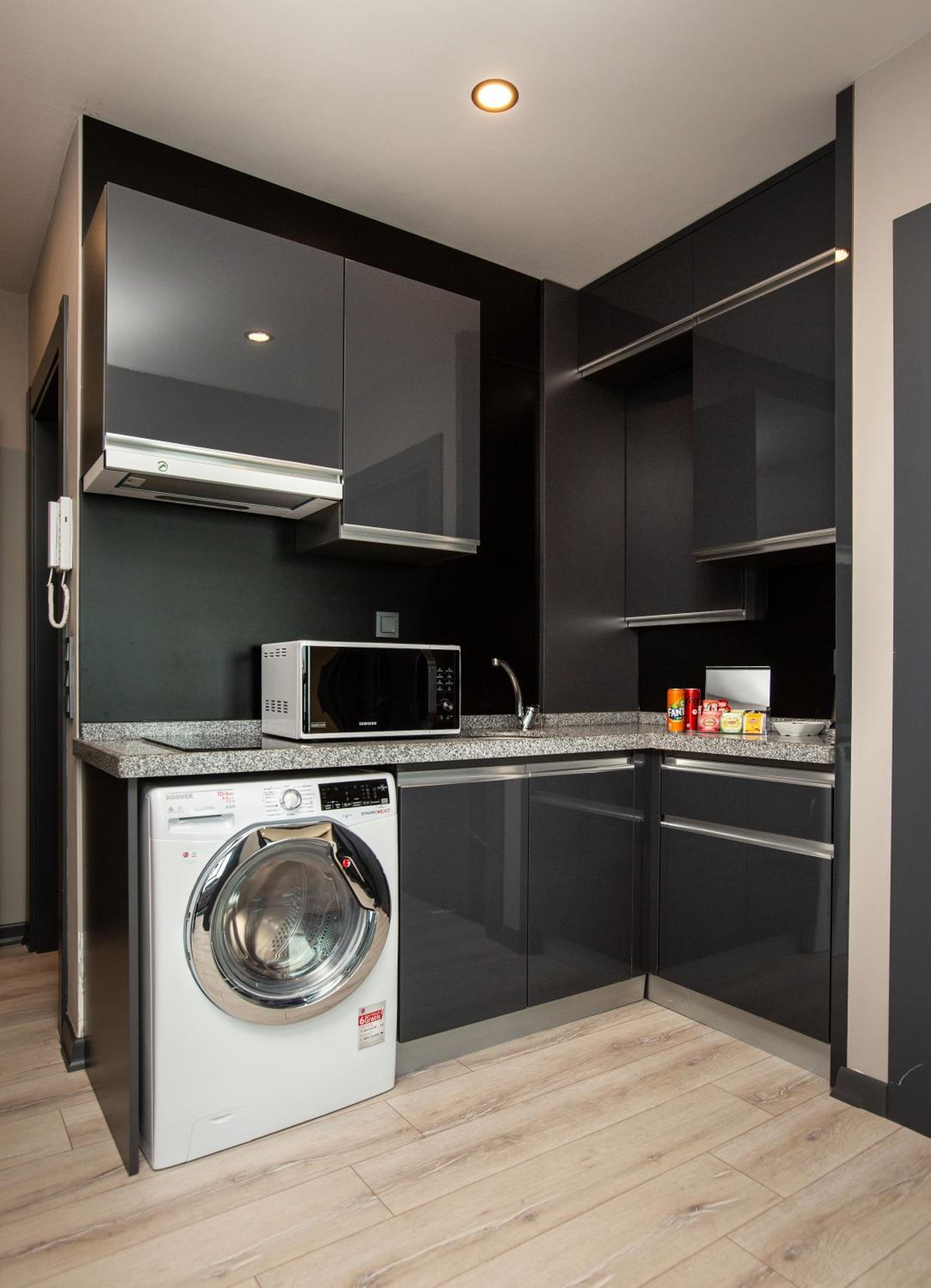 Two-Bedroom Suite with Sea View - Photo 5