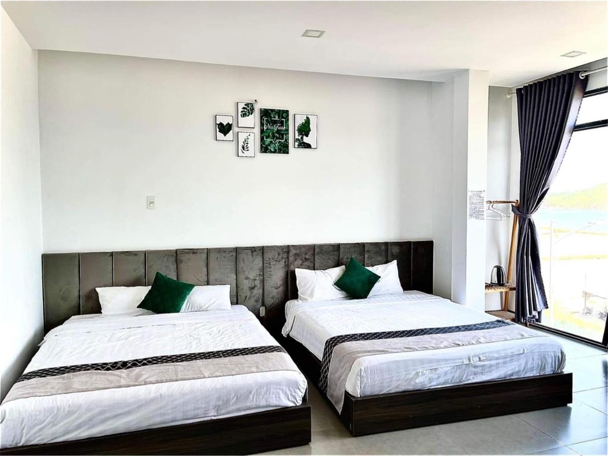 Family Room with Sea View photo 1