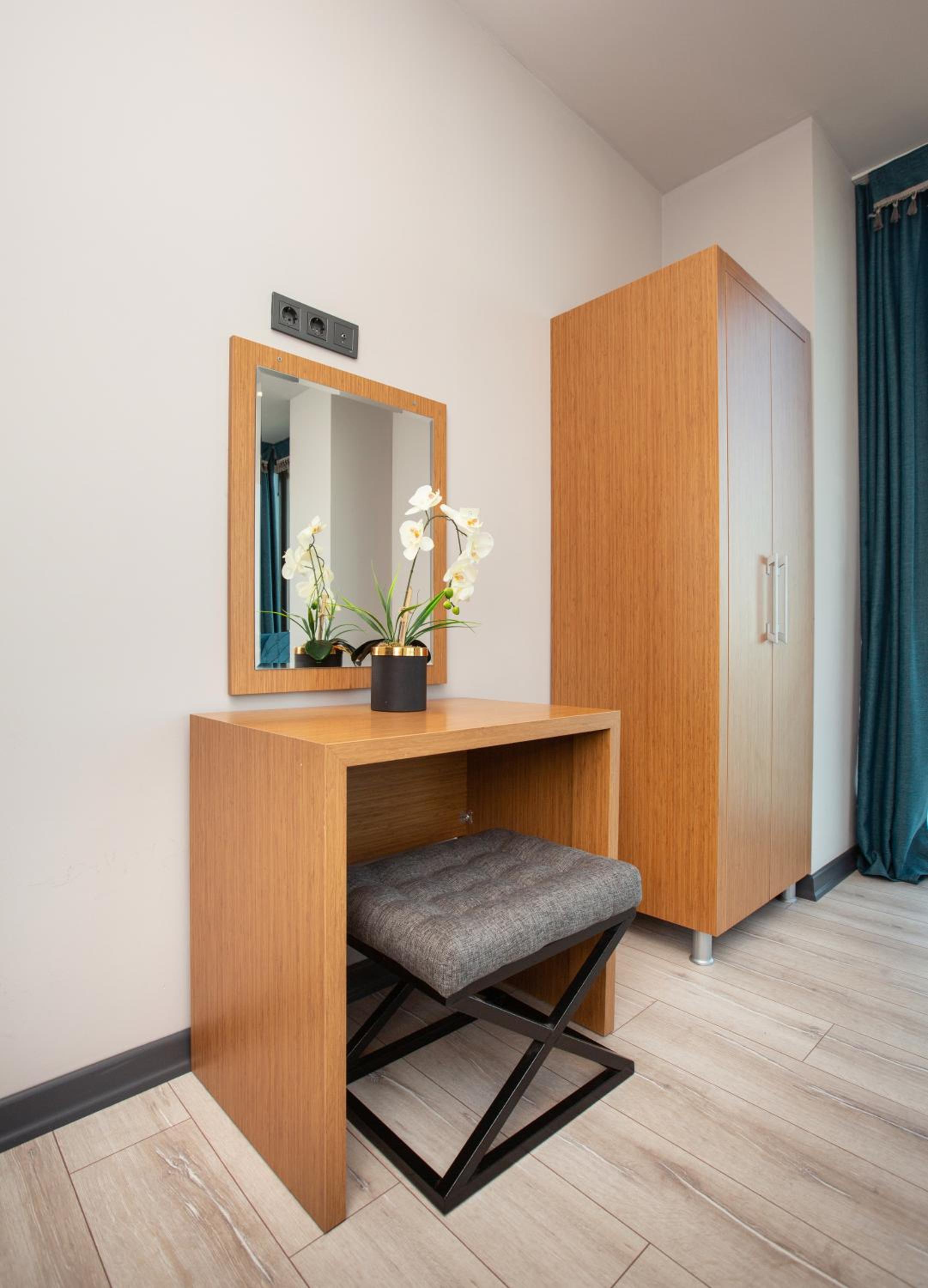 Two-Bedroom Suite with Sea View - Photo 8