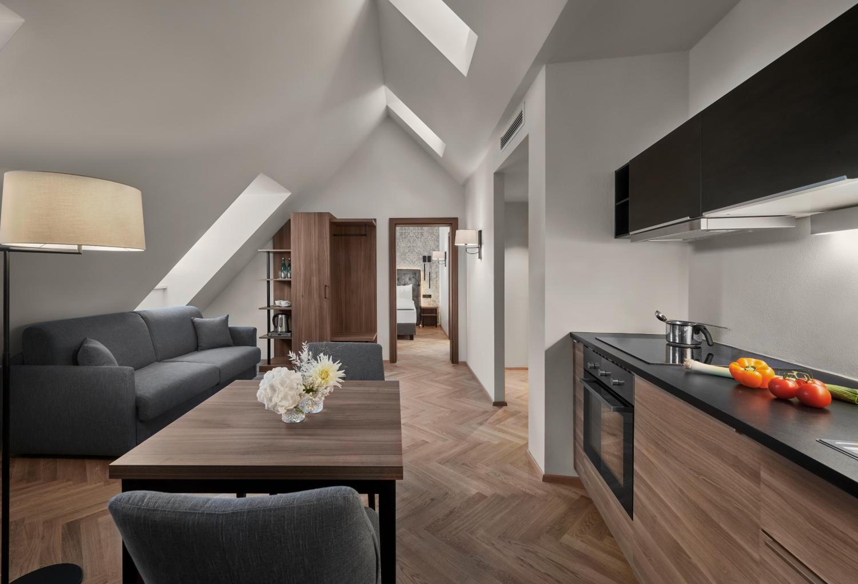 Apartment - Photo 2