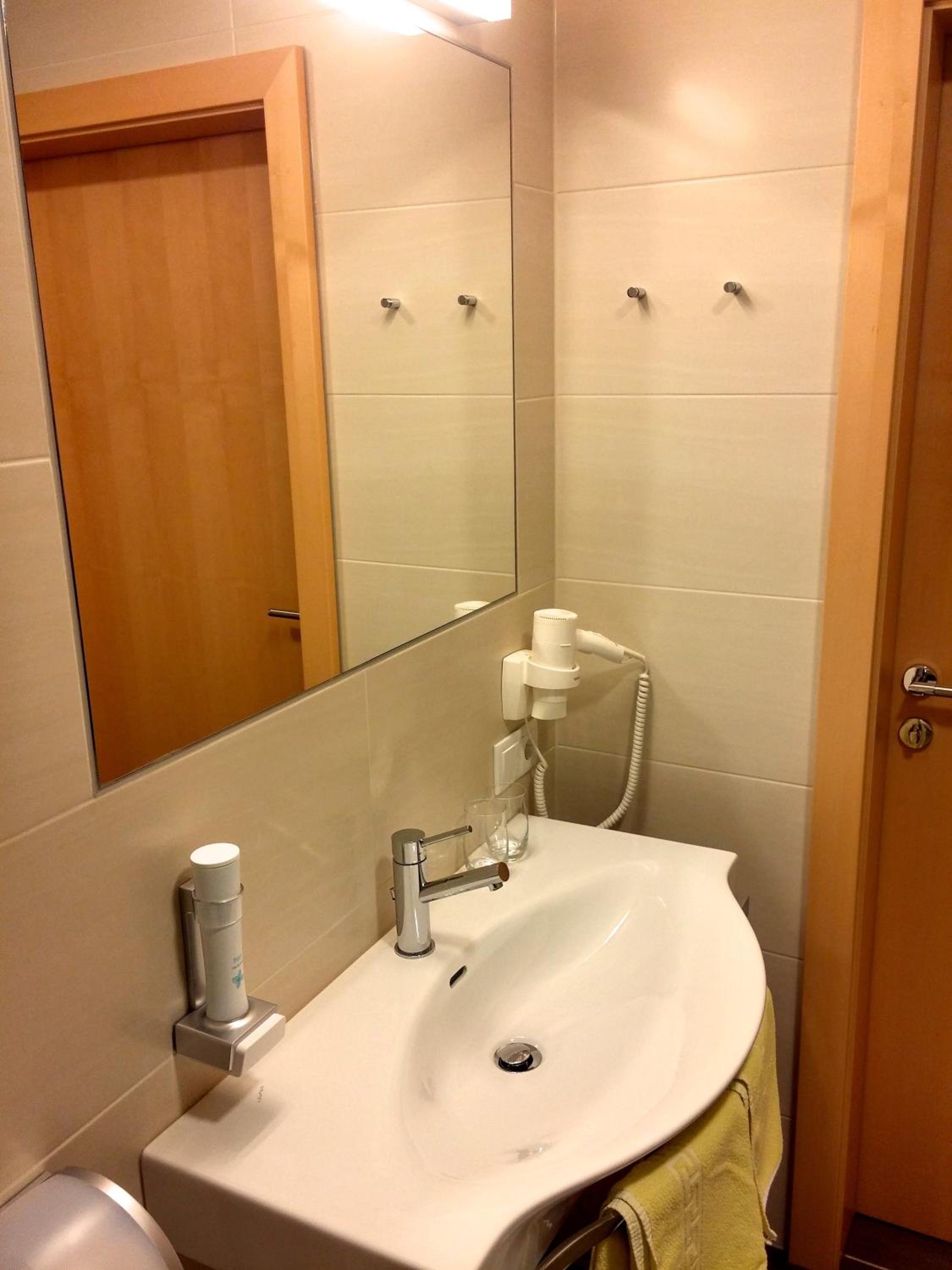 Deluxe Double Room - Photo 3