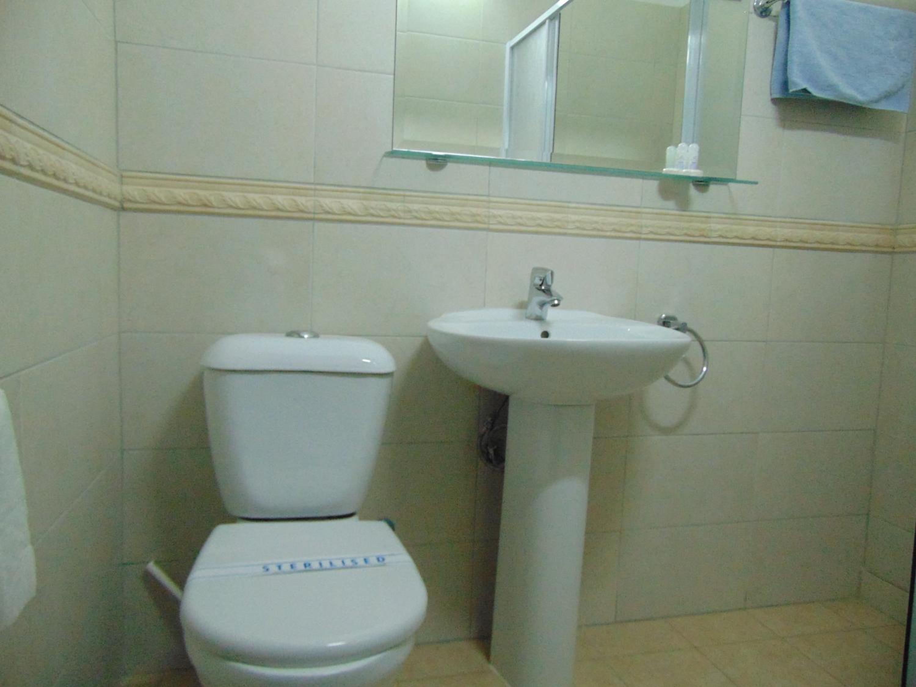 Standard Double Room - Photo 4