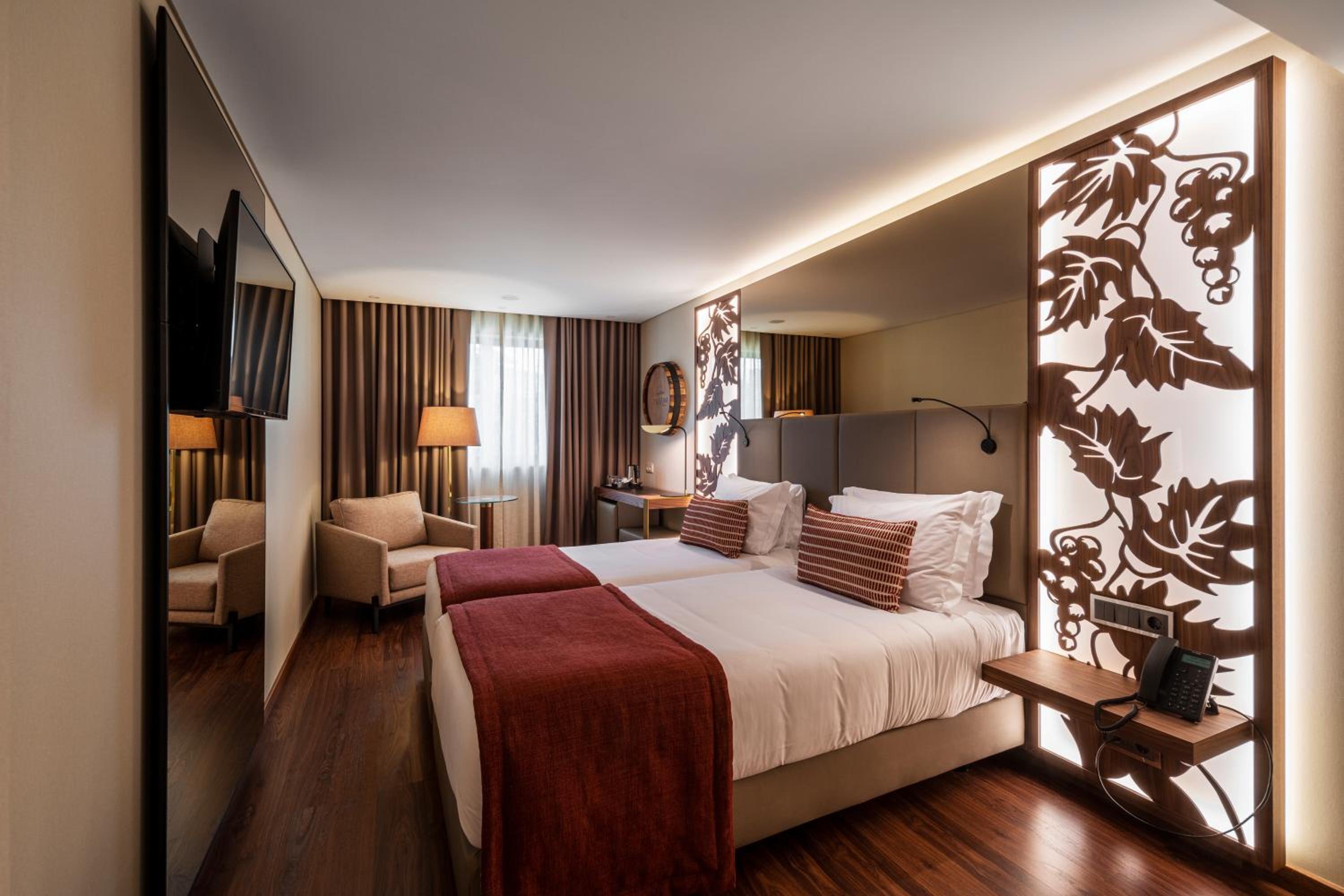 Standard Twin Room - Photo 1