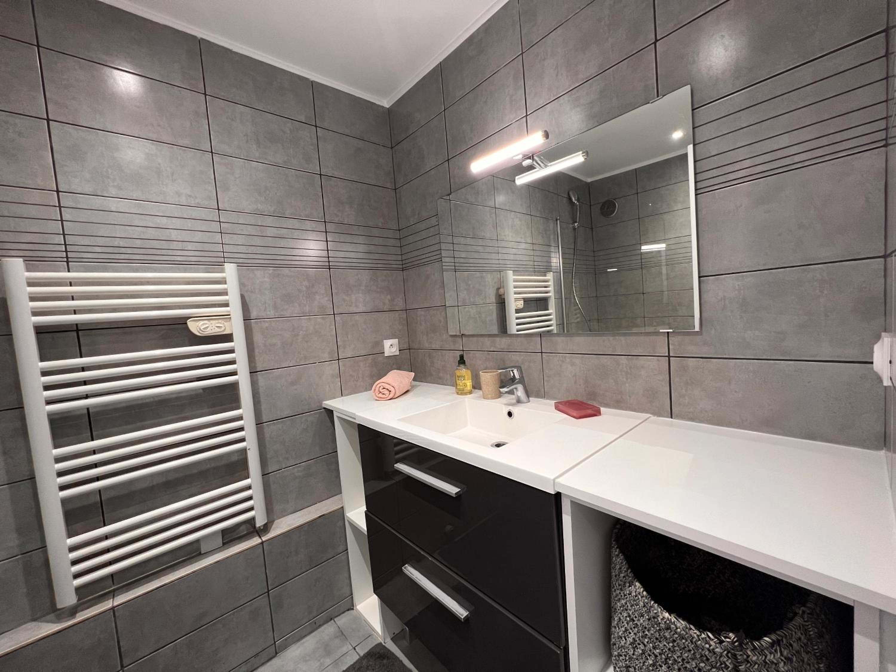 Studio Apartment photo 2