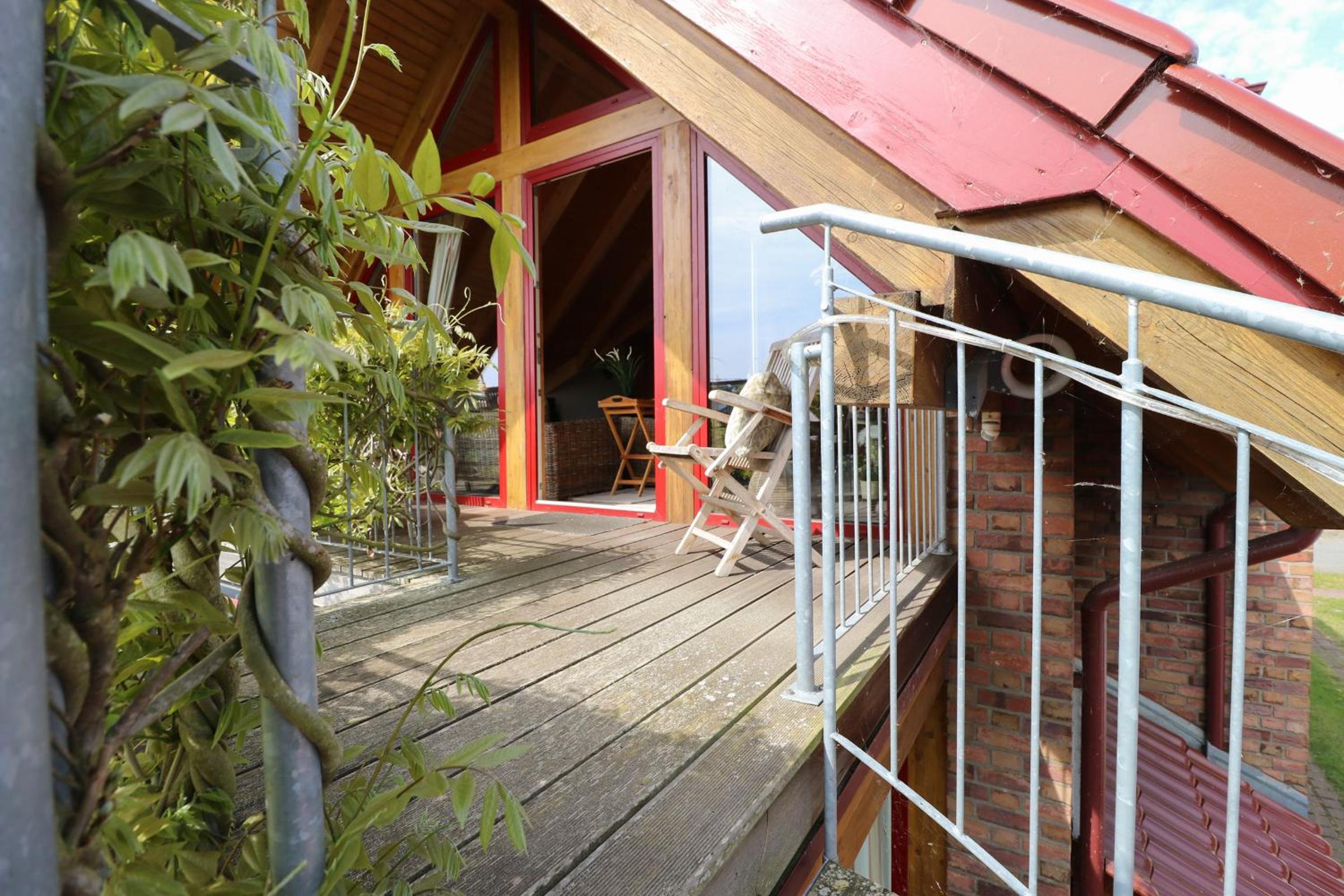 Apartment with Balcony photo 3