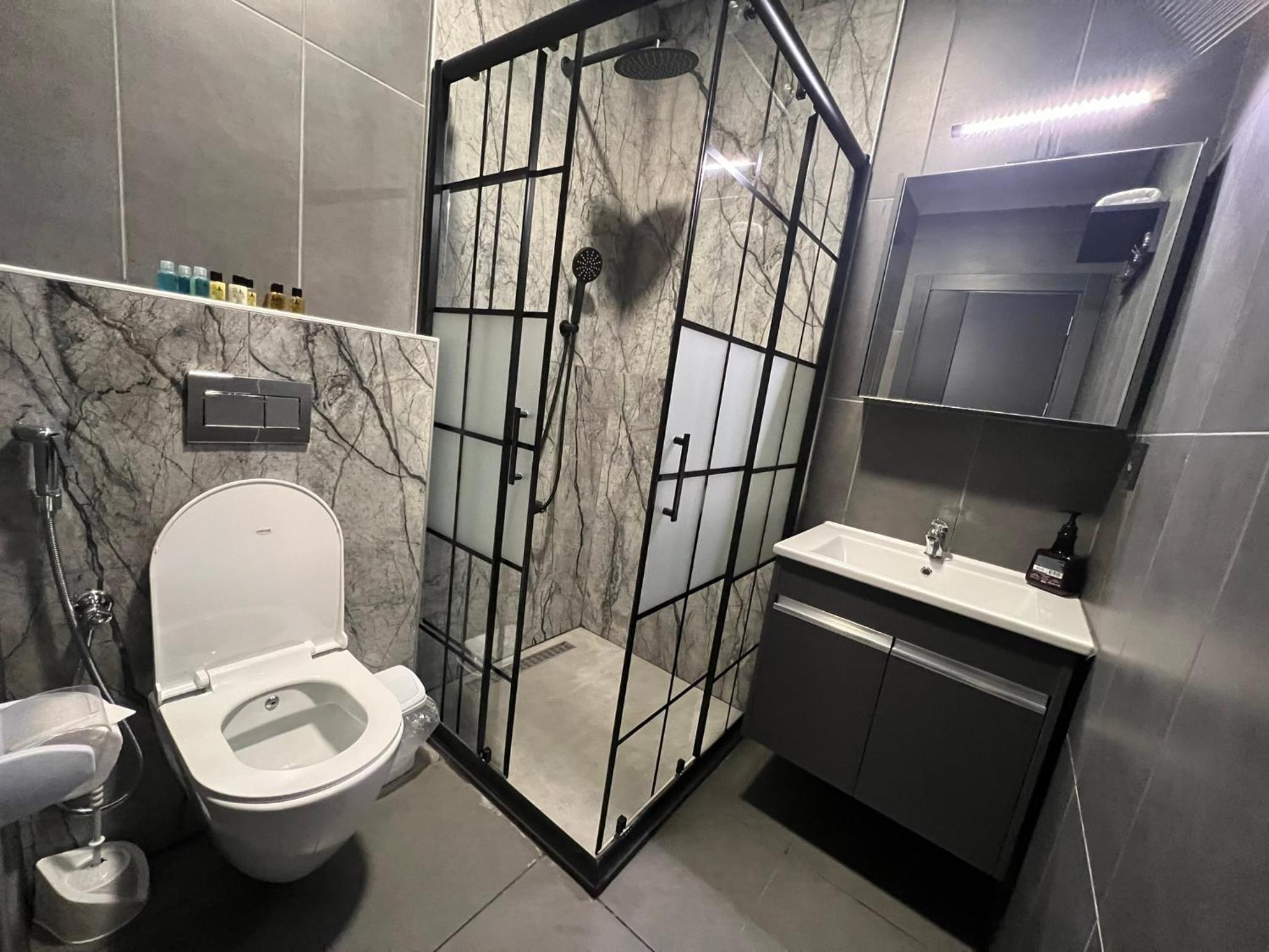 Suite with City View - Photo 2