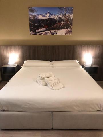 Double or Twin Room with Private Bathroom