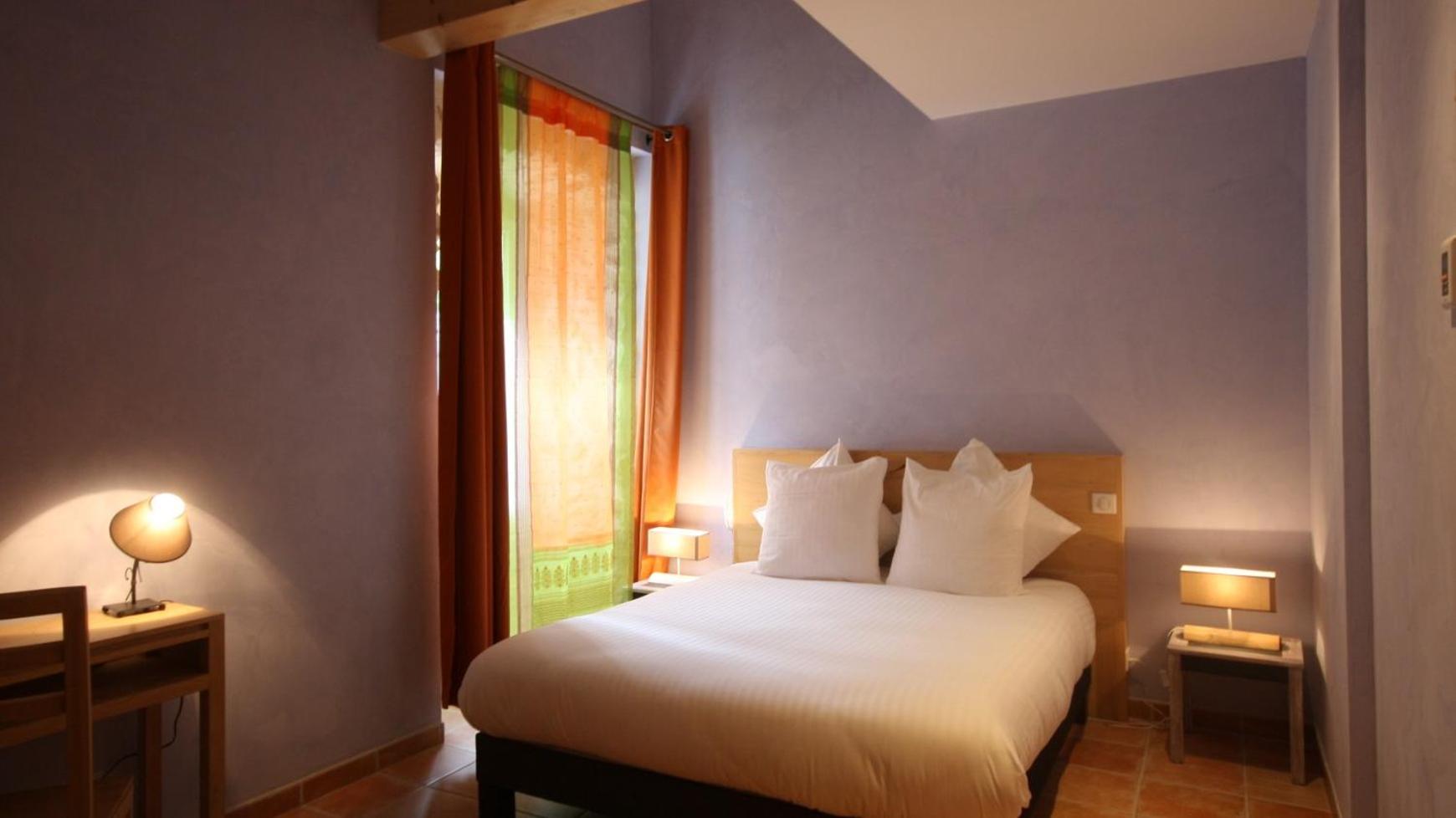 Standard Double Room - Photo 3