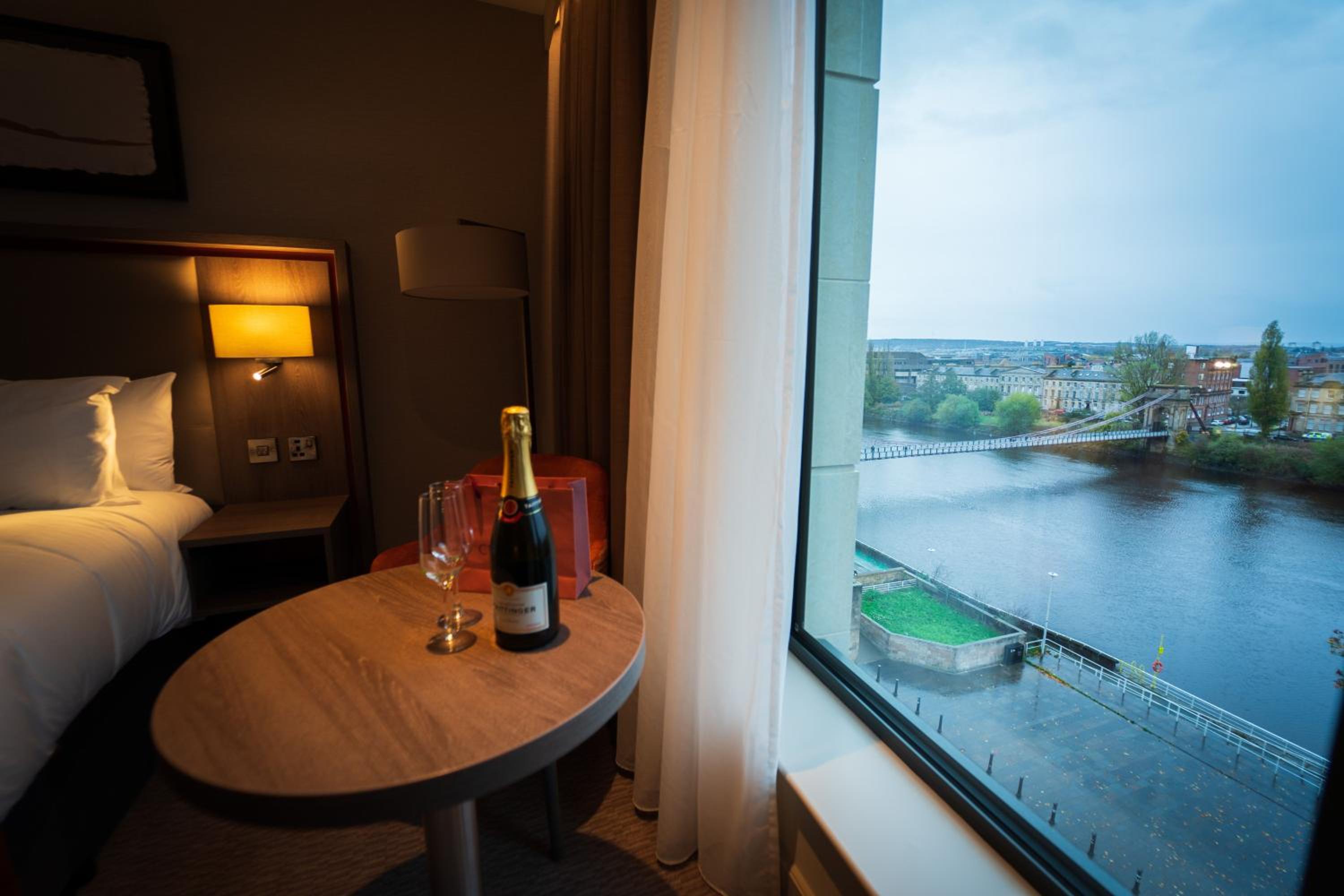 Deluxe Double or Twin Room with River View photo 2