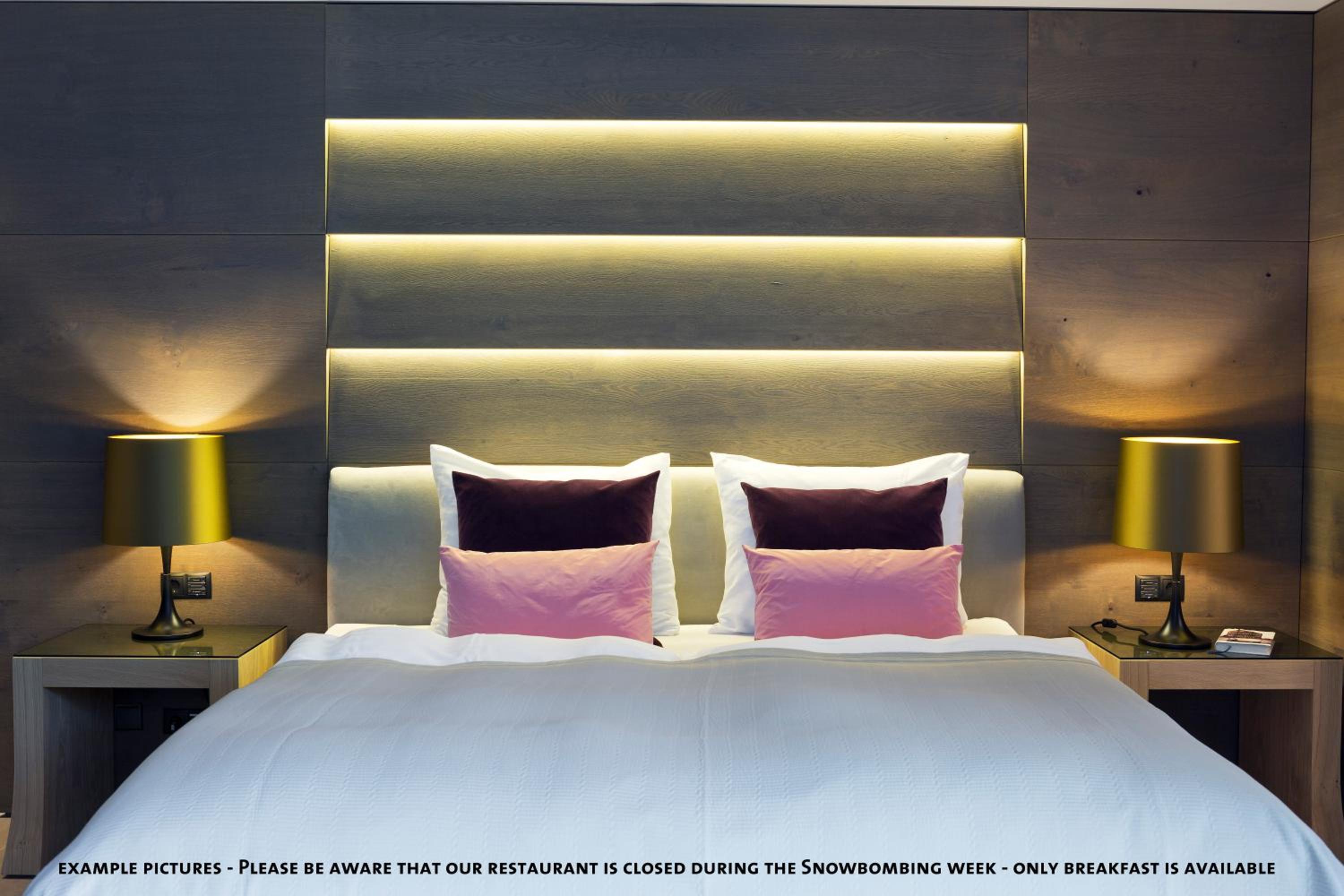 Superior King Room - breakfast only - Snowbombing Special photo 1