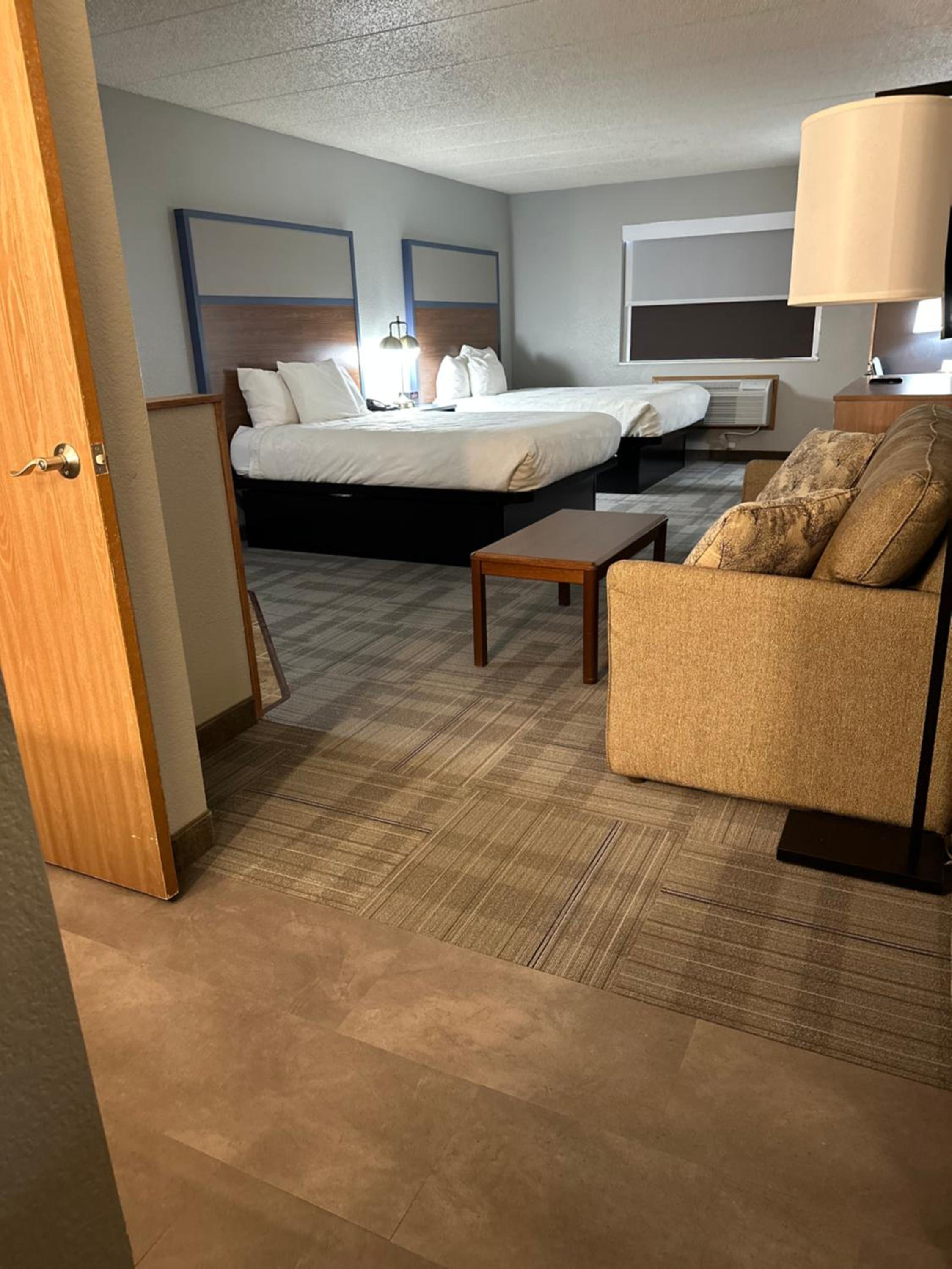Studio Suite with Two Queen Beds - Non-Smoking - Photo 5