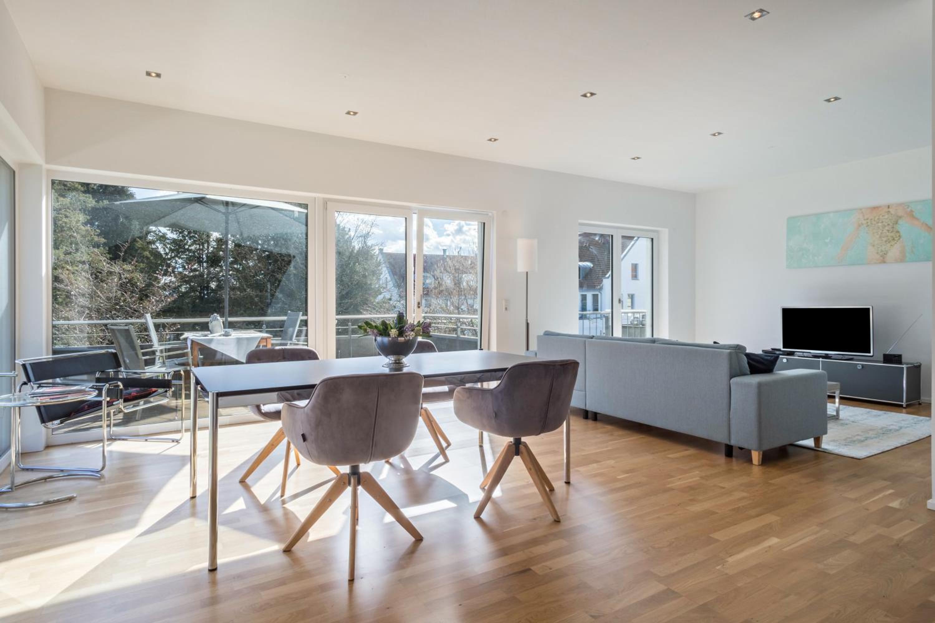 Two-Bedroom Deluxe Apartment with Garden View
