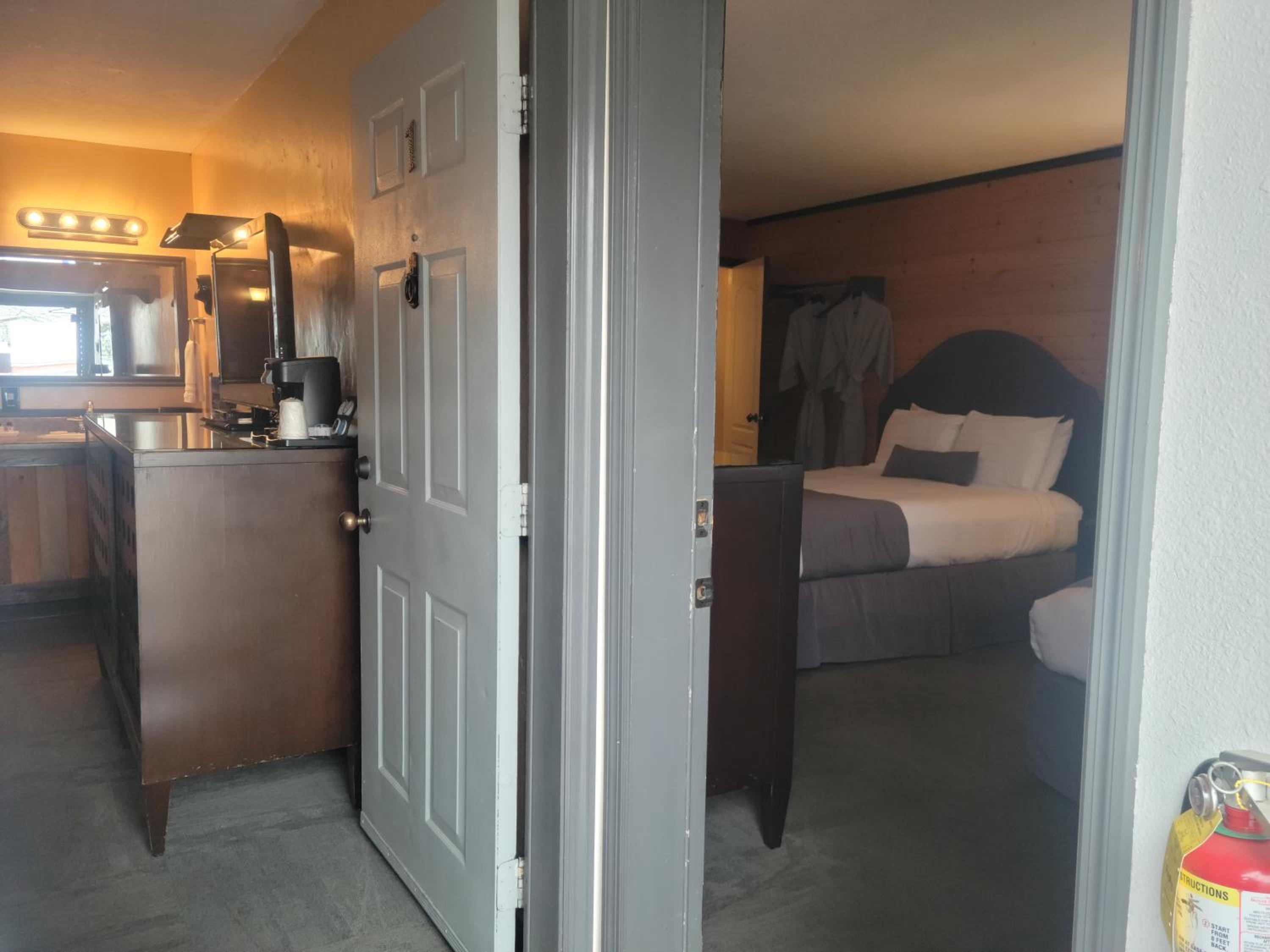 Family Suite - No Pets photo 2