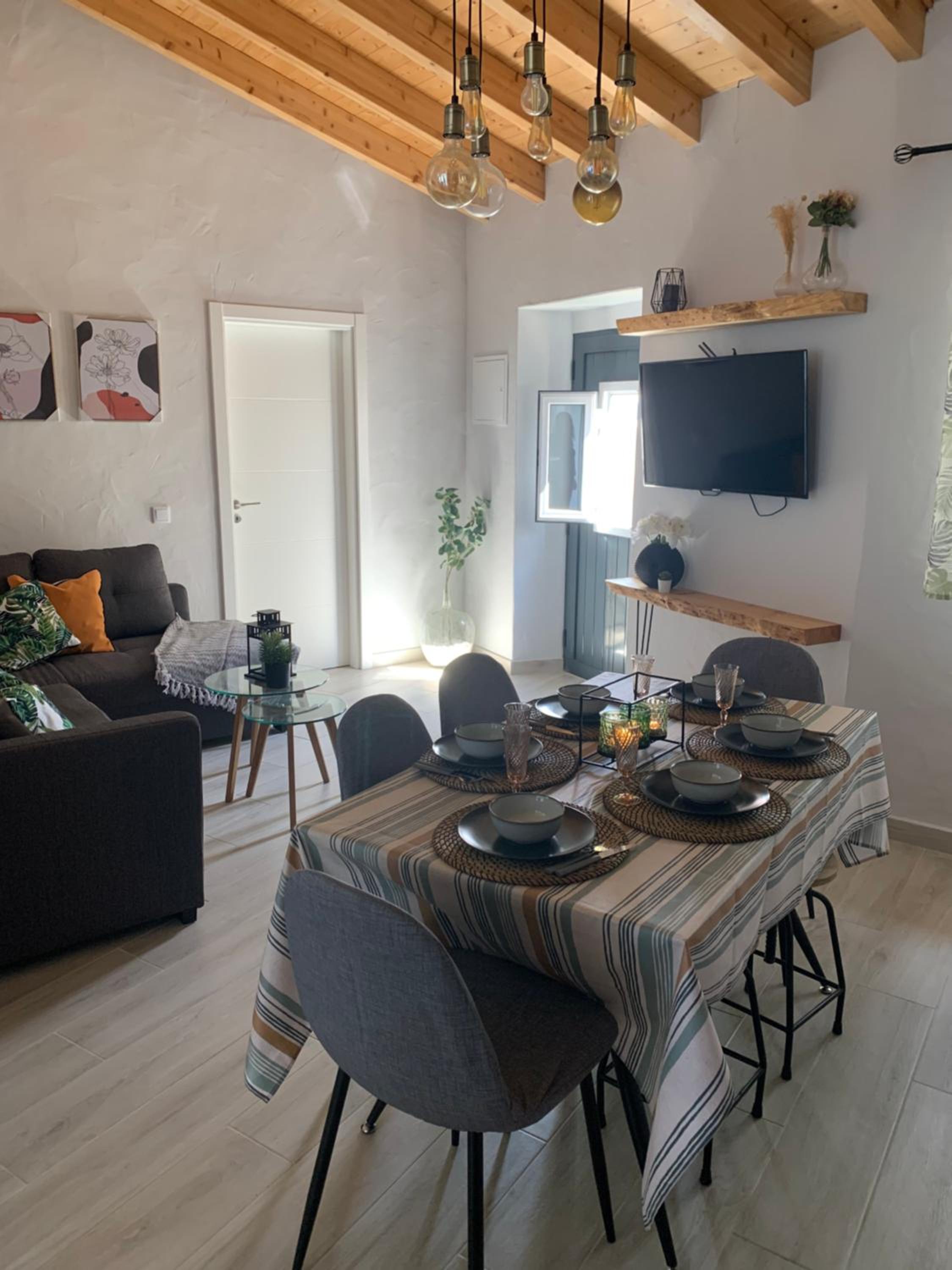Three-Bedroom House photo 2