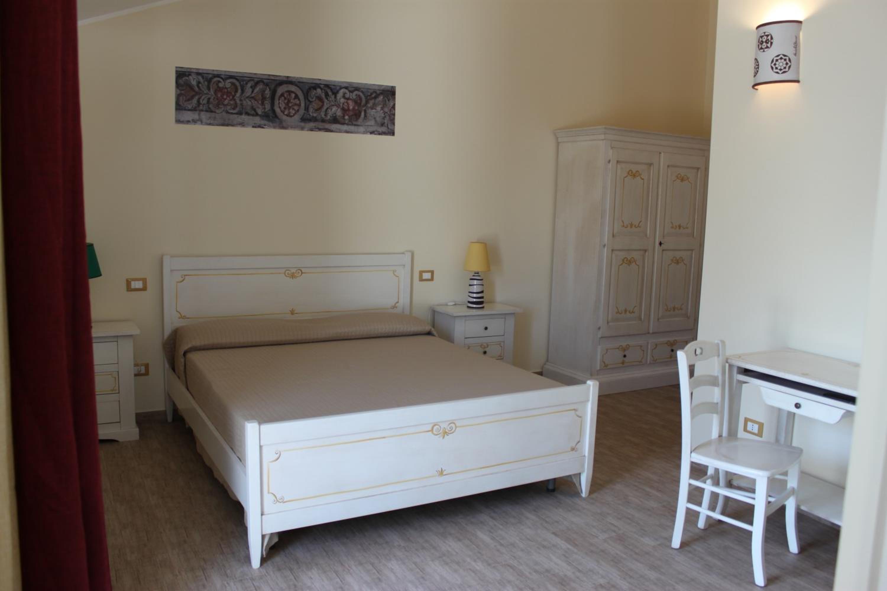Large Suite with Terrace  - Photo 1