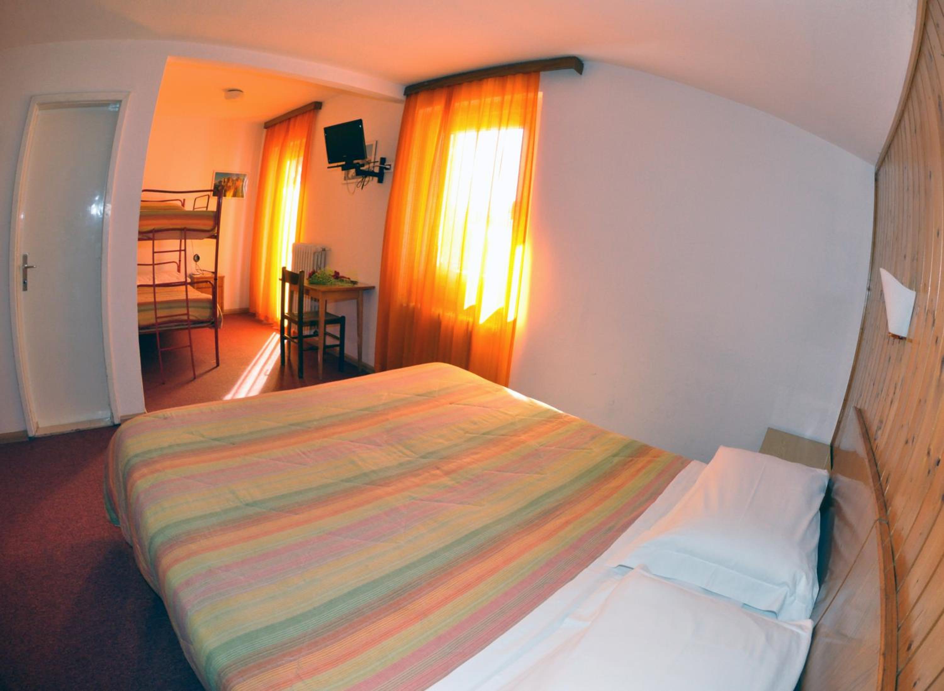 Double or Twin Room photo 3