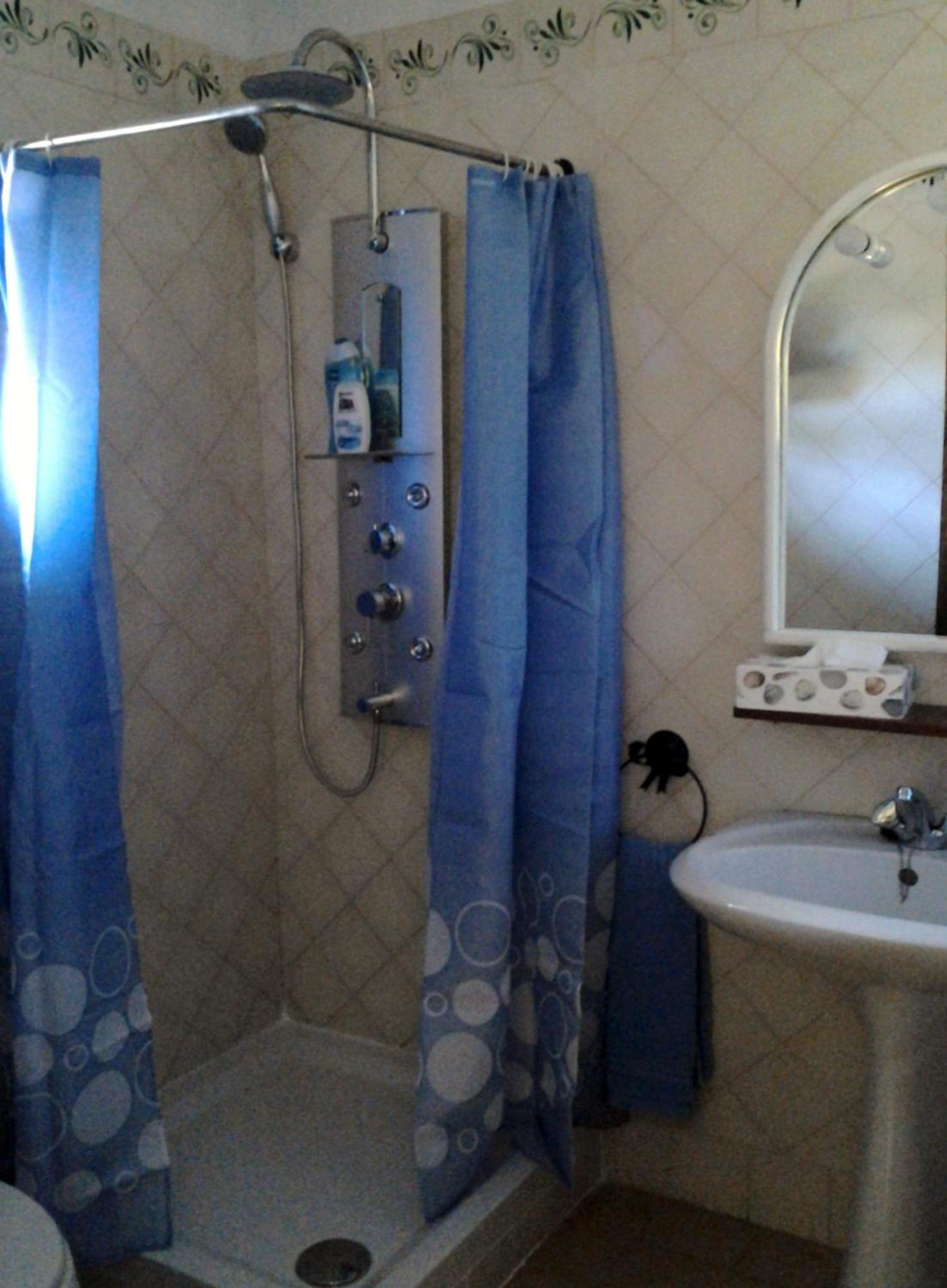 Classic Single Room with Shower photo 2