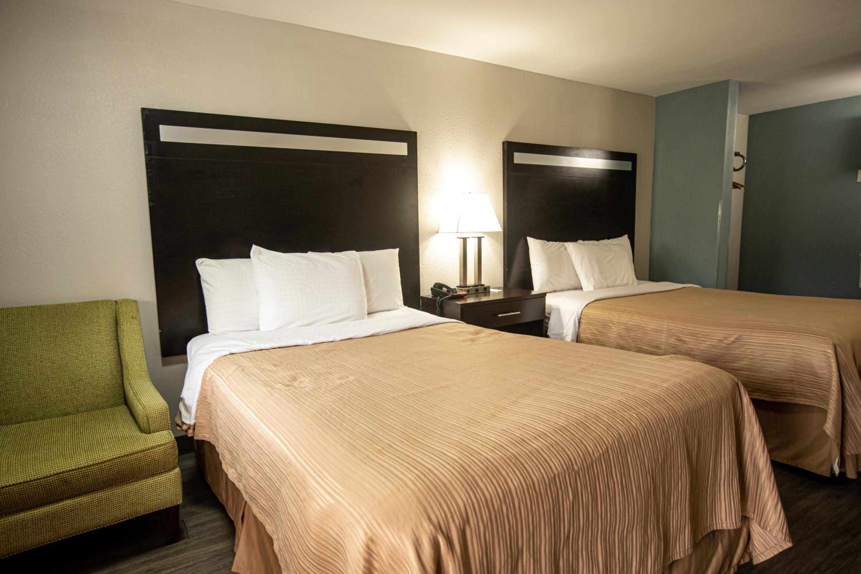 Double Room with Two Double Beds - Non-Smoking - Photo 6