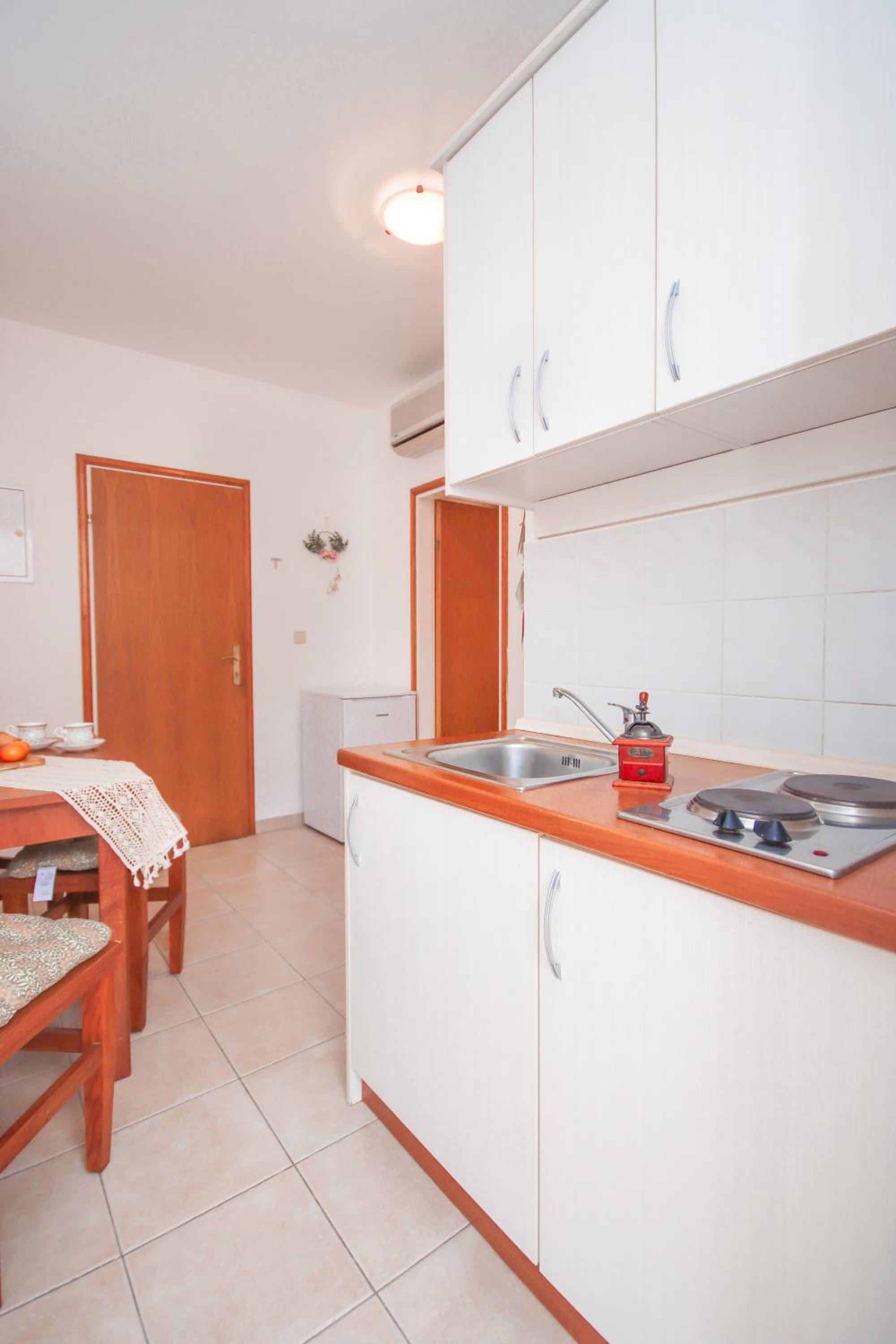 One-Bedroom Apartment - Photo 16