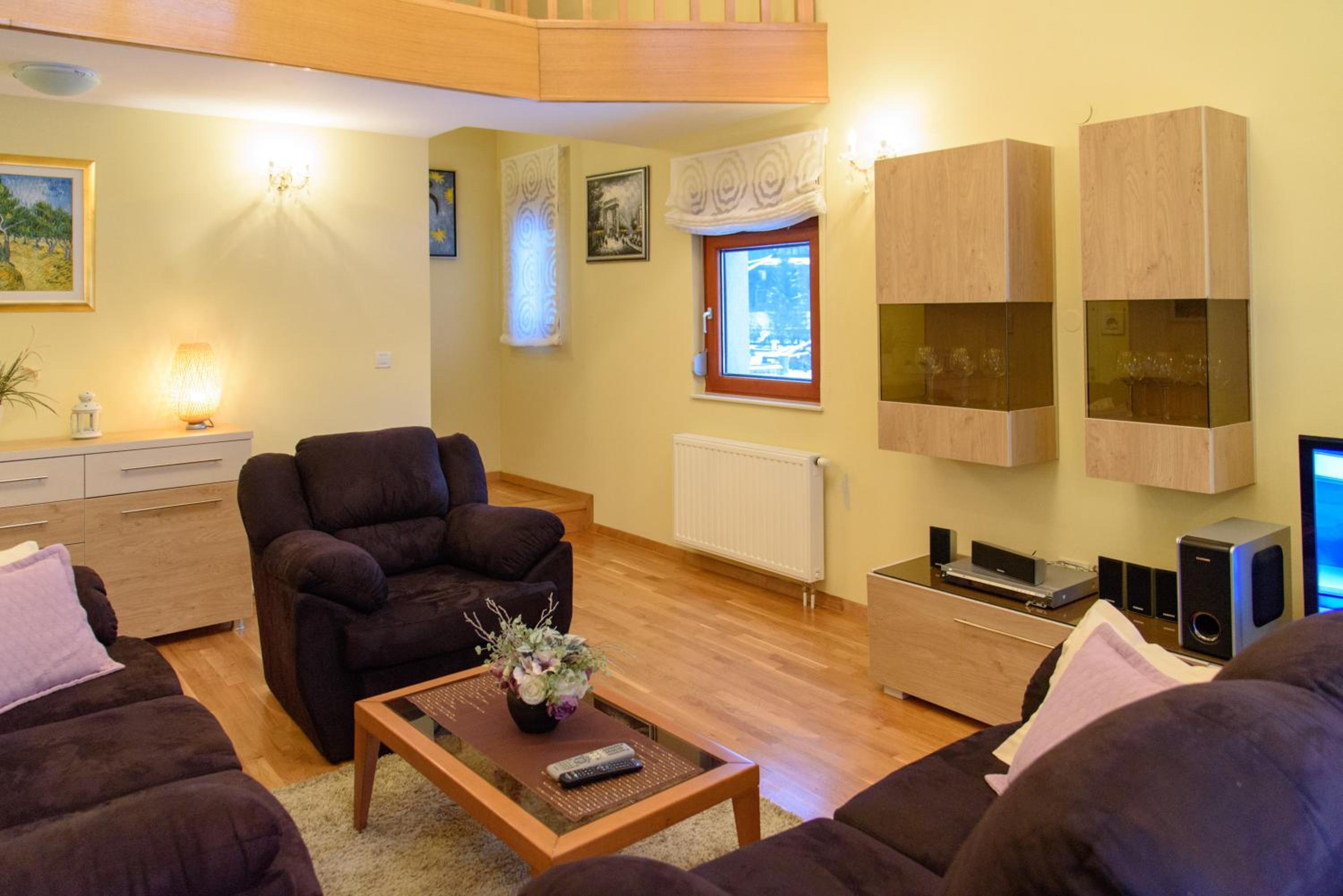 Villa photo 1