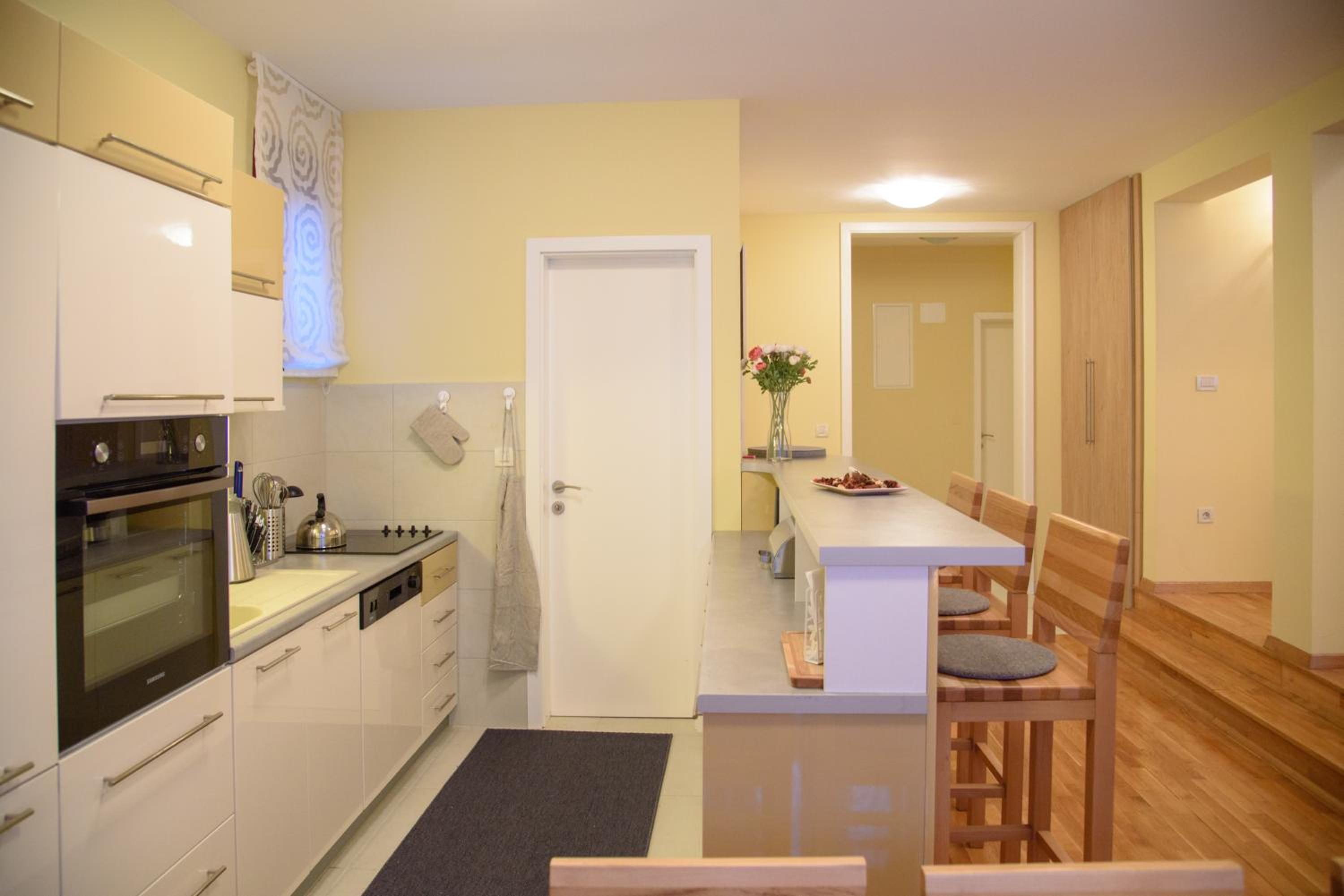 Villa photo 3