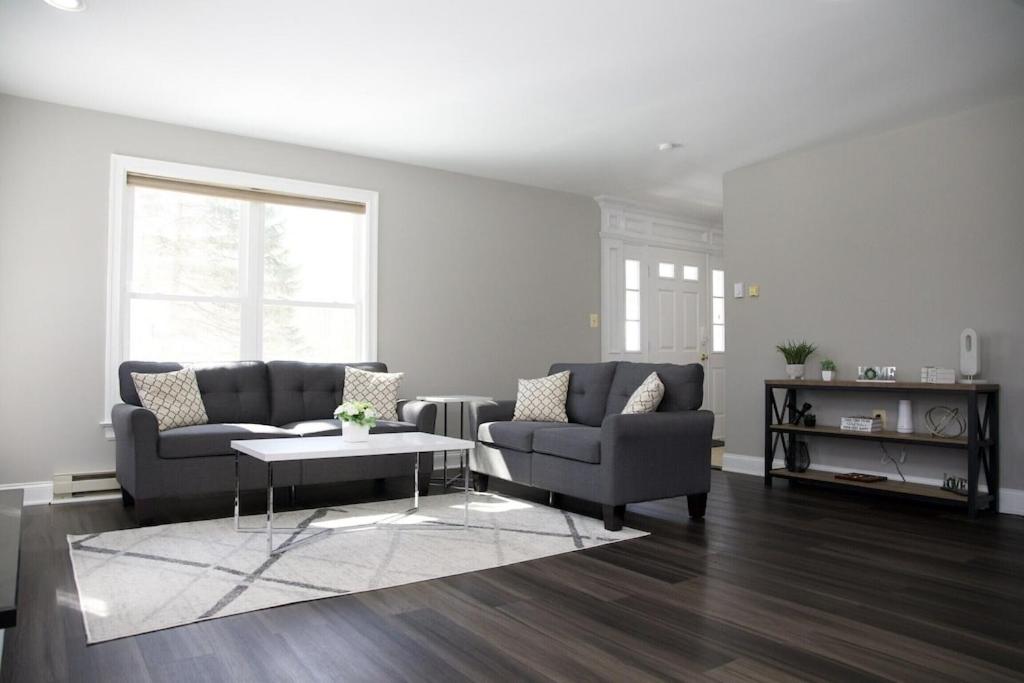 Four-Bedroom House photo 3