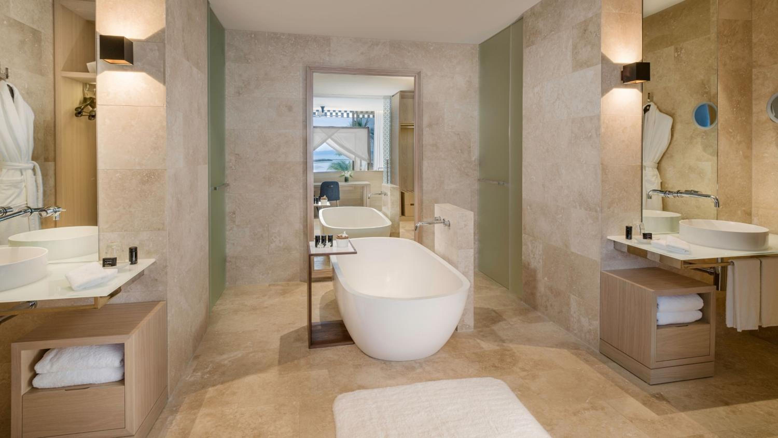 One-Bedroom Hayman Suite photo 2