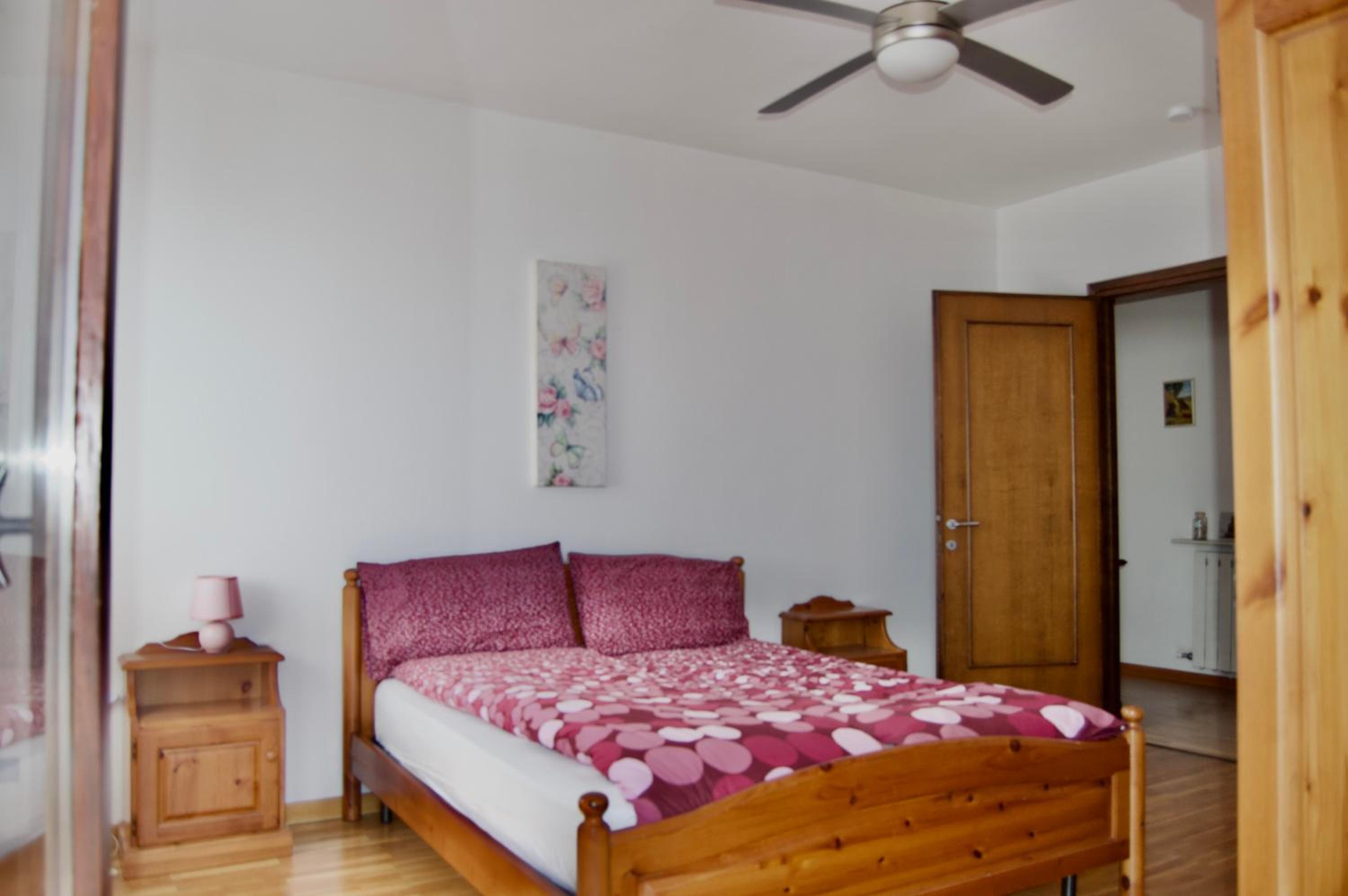 Three-Bedroom House photo 3