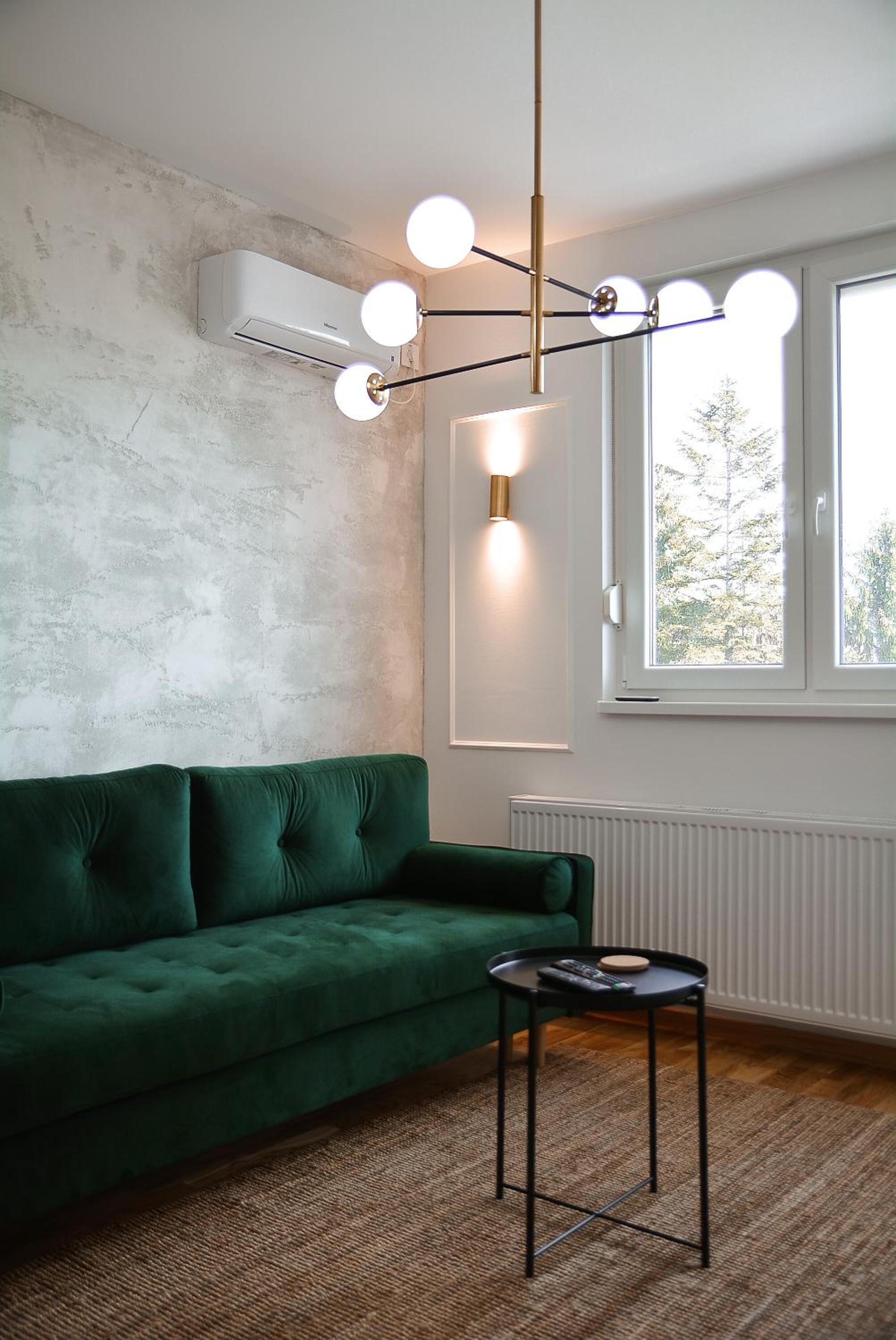 One-Bedroom Apartment