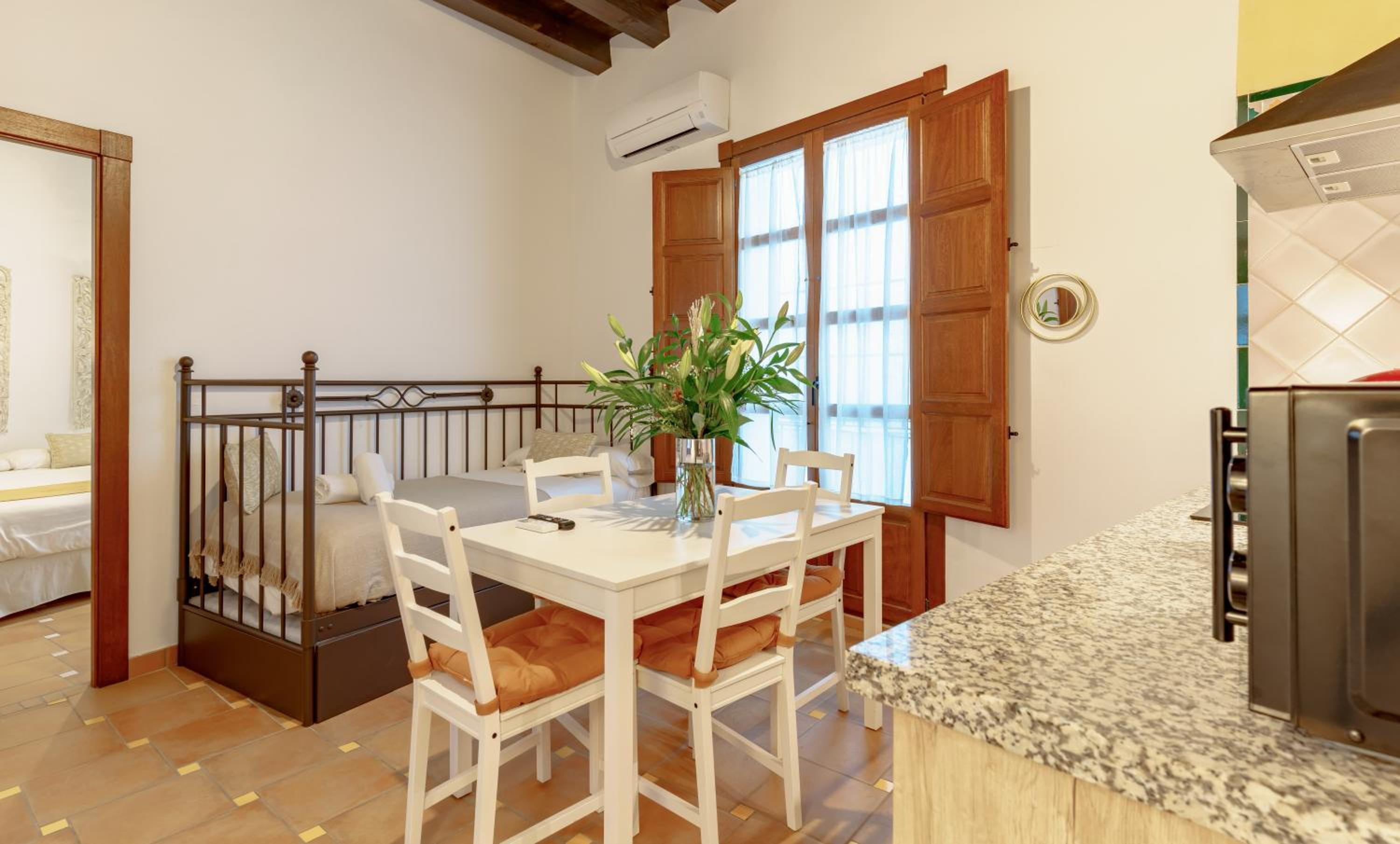 One-Bedroom Apartment - Photo 3