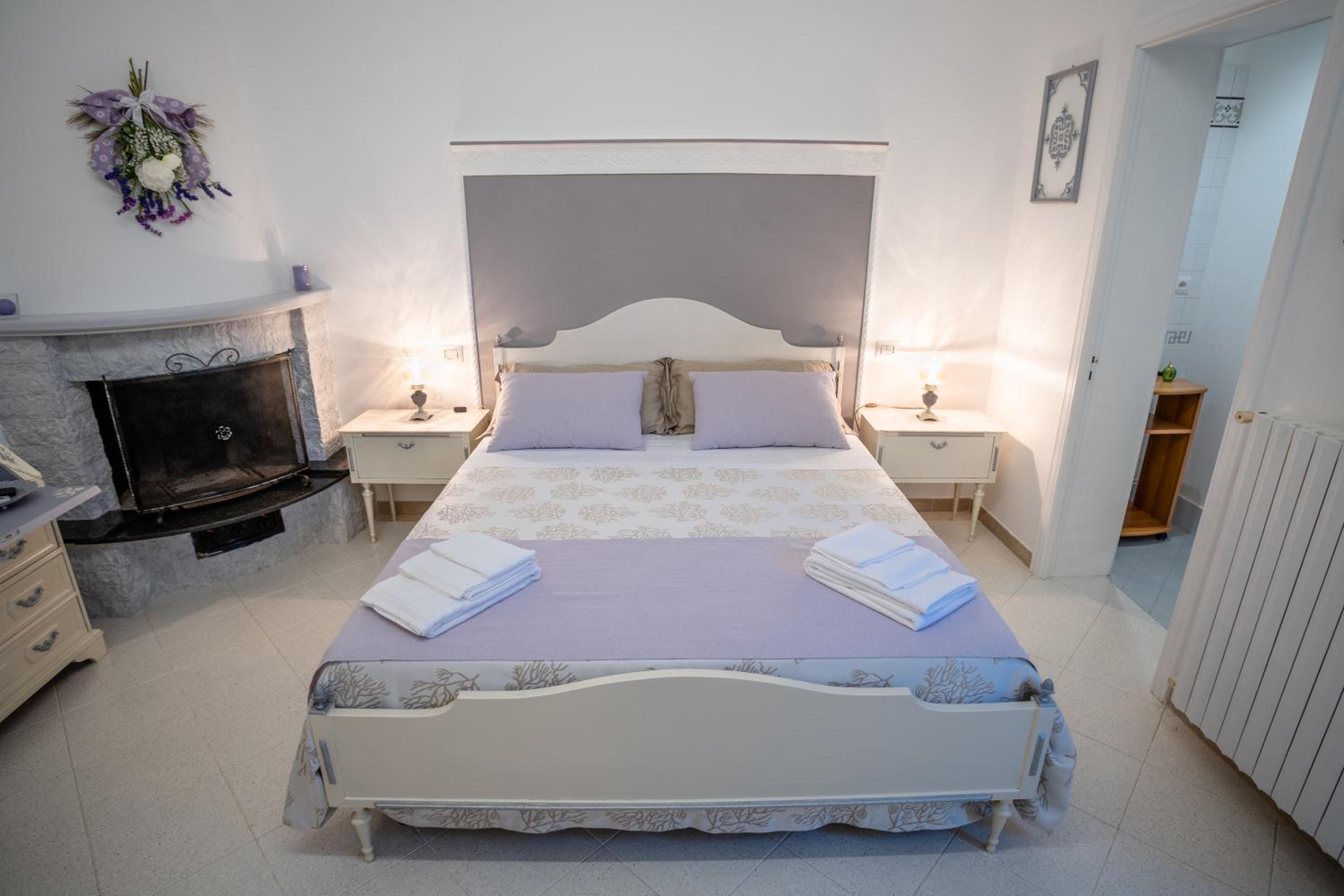 Double Room with Private Bathroom photo 1