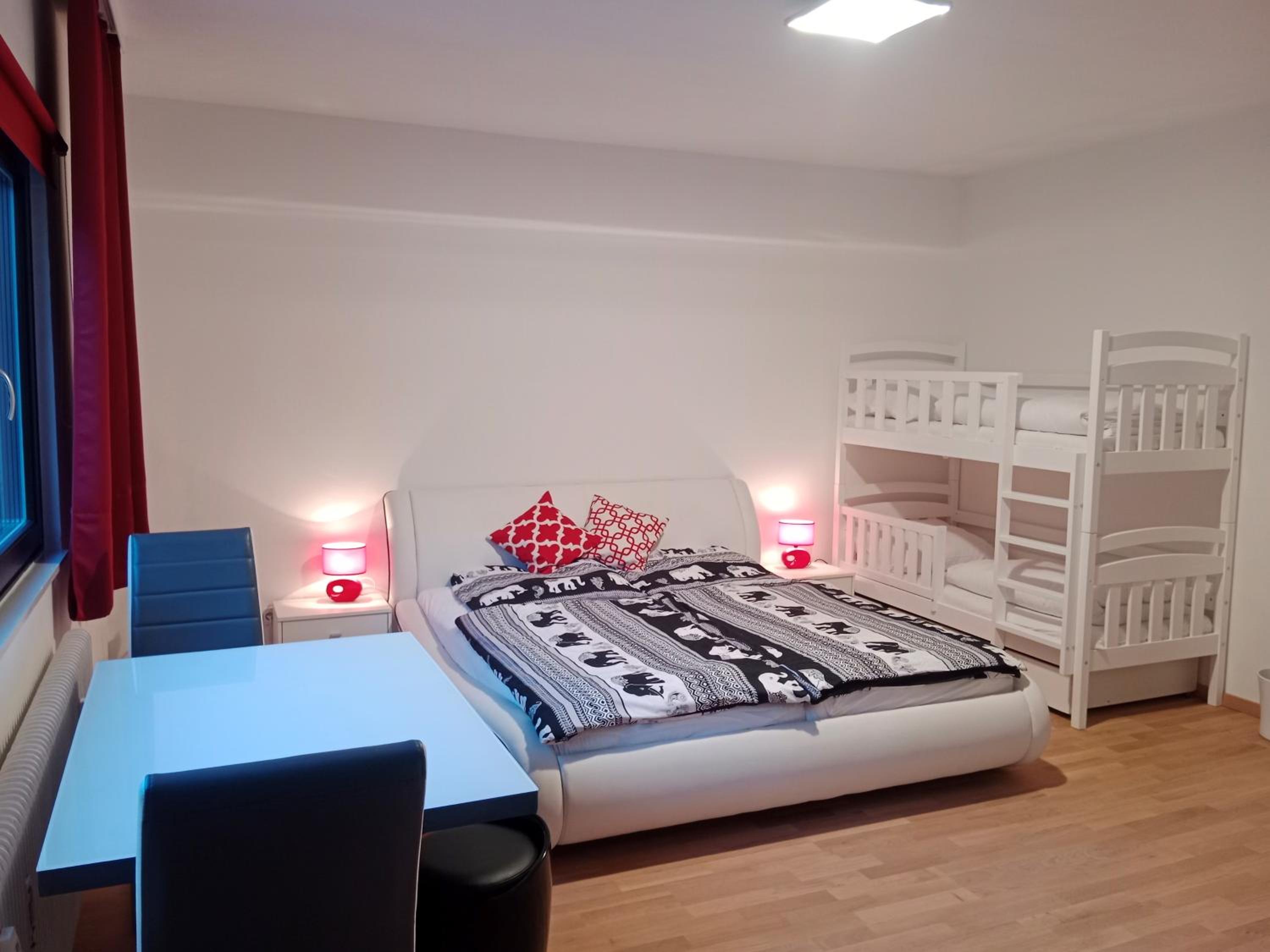 Apartment photo 2