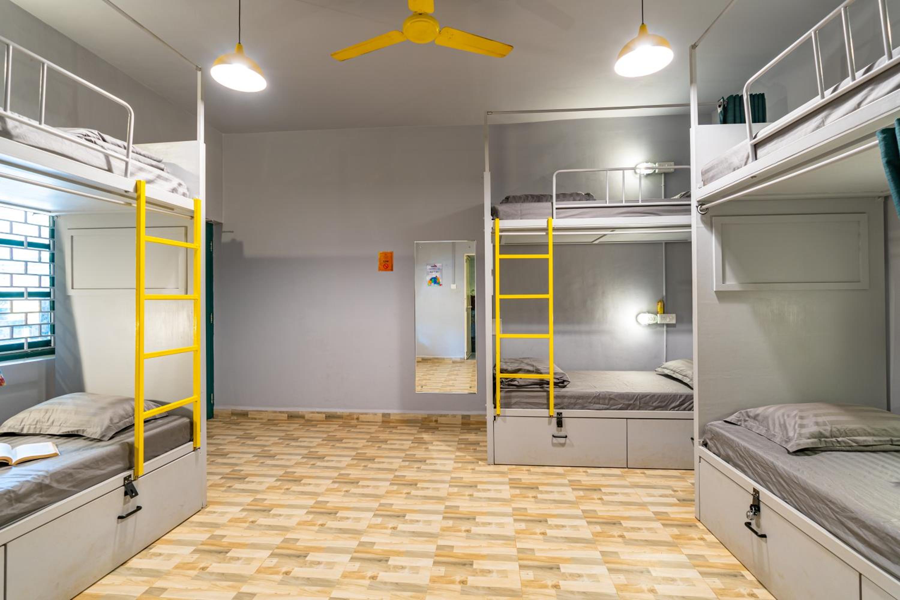 Bed in 6-Bed Mixed Dormitory Room photo 1