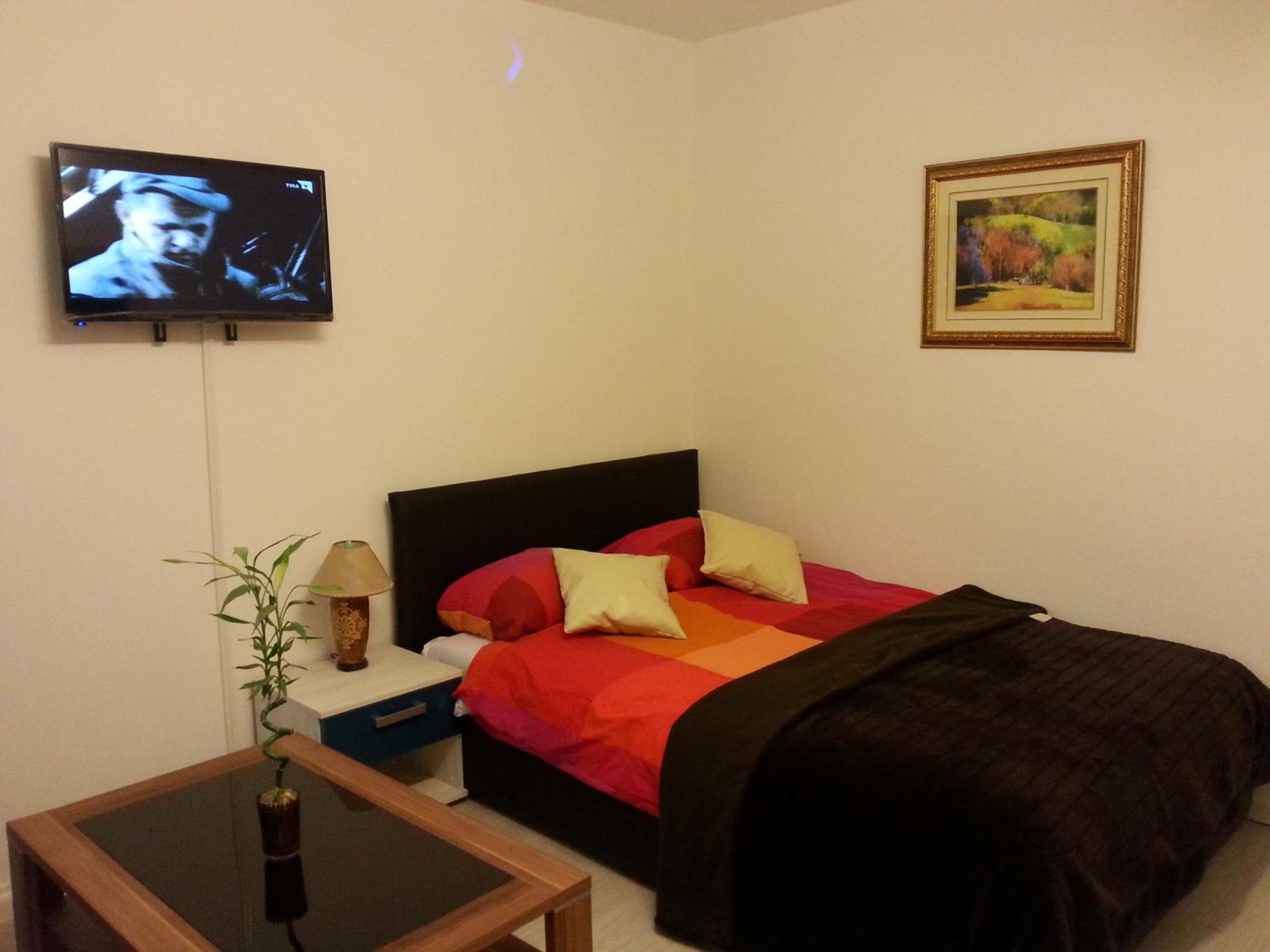 Deluxe Studio