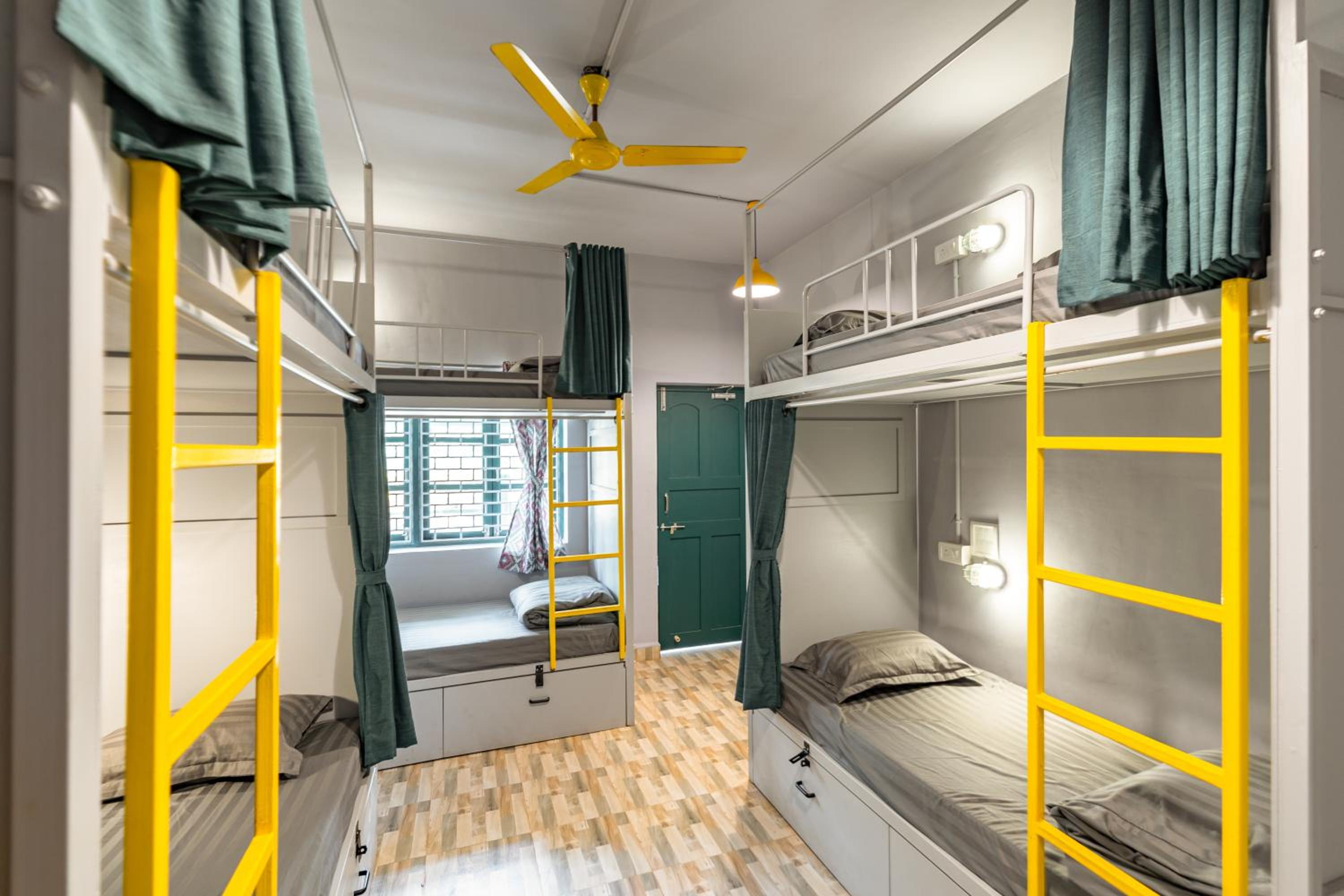 Bed in 6-Bed Mixed Dormitory Room photo 3