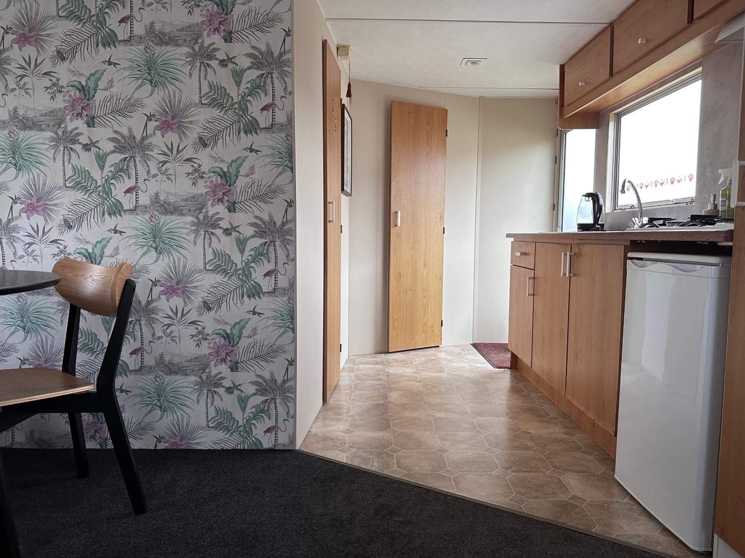 Mobile Home photo 2