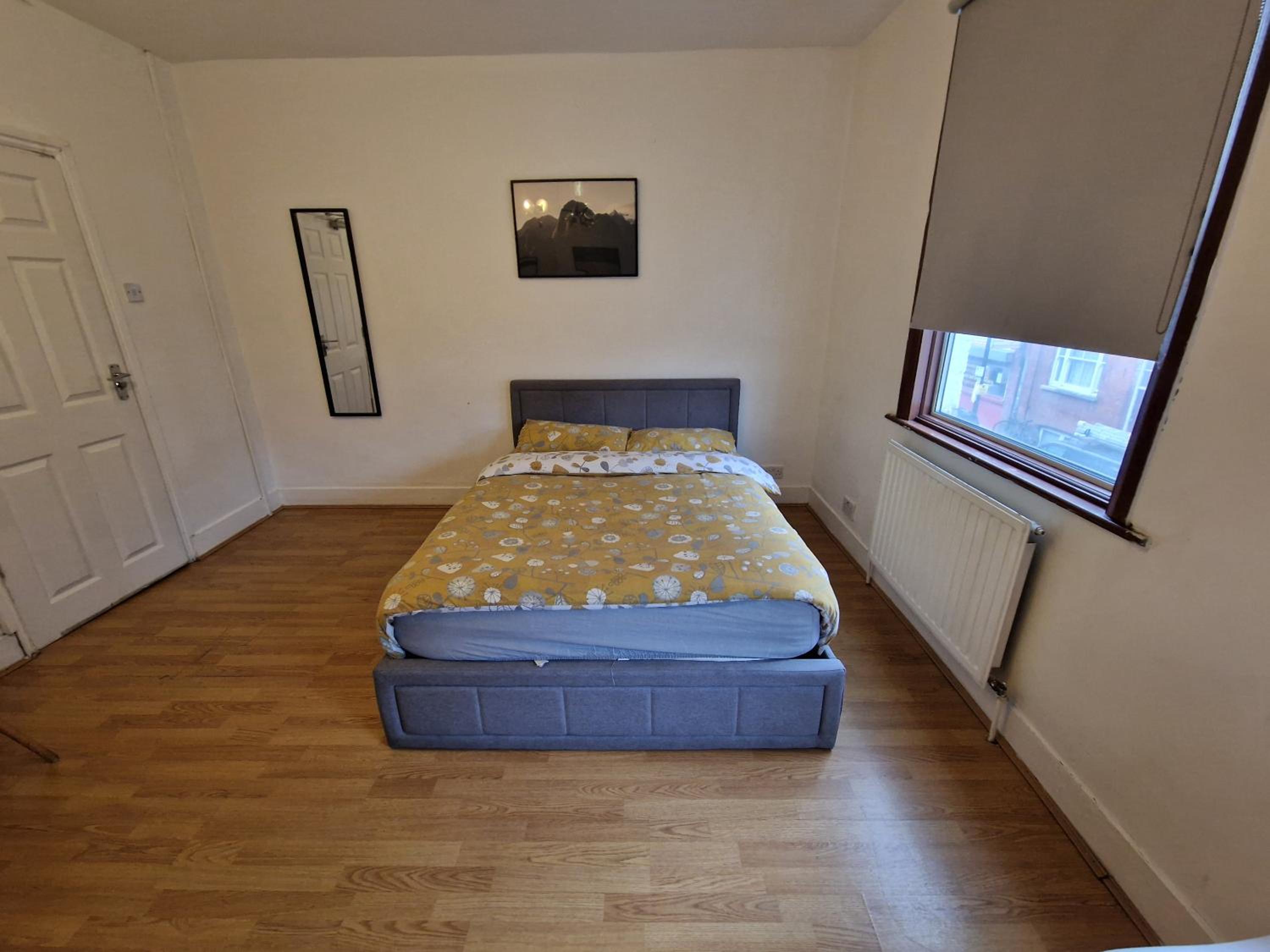 Budget Double Room photo 3