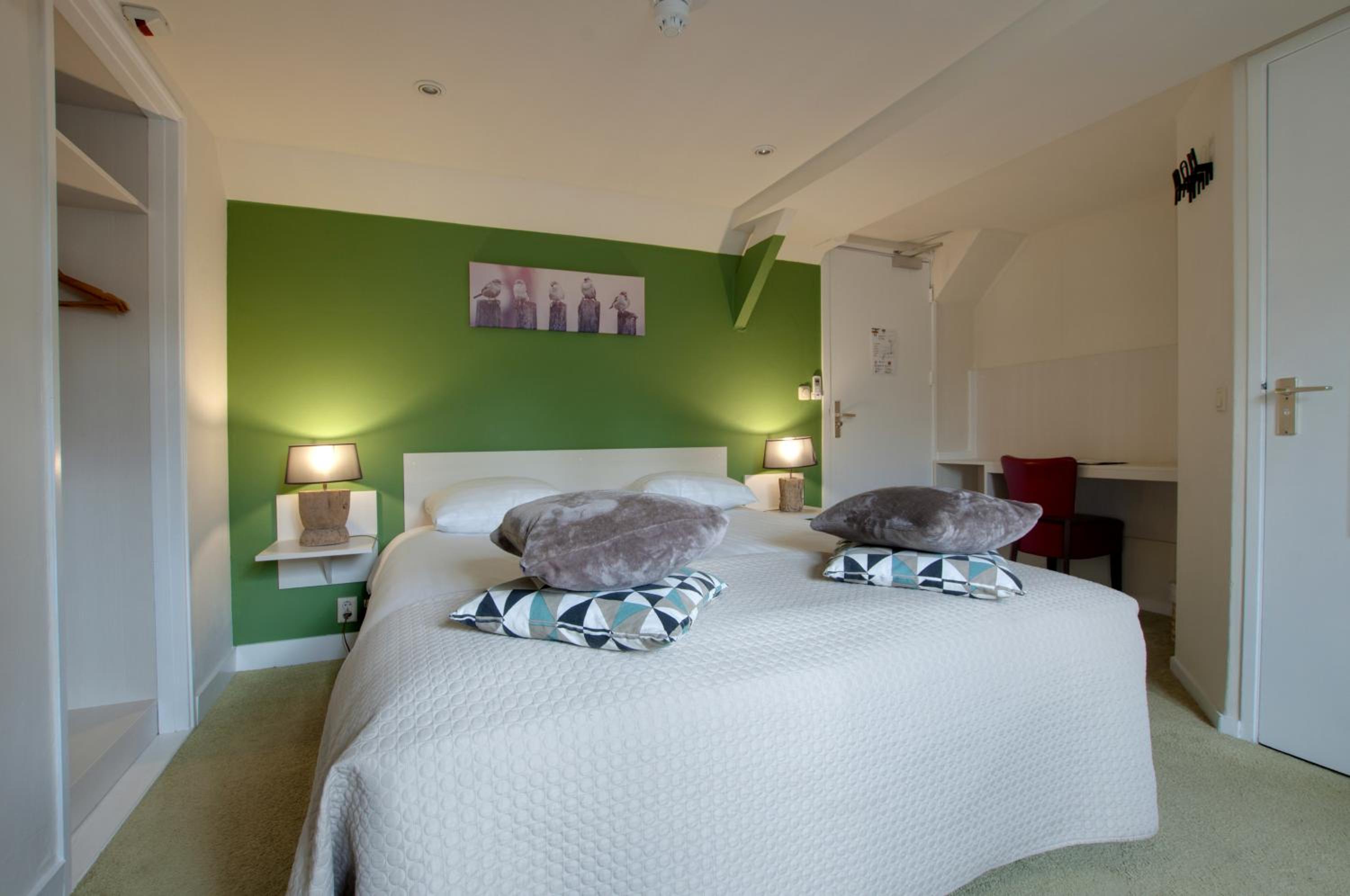Standard Double Room photo 2