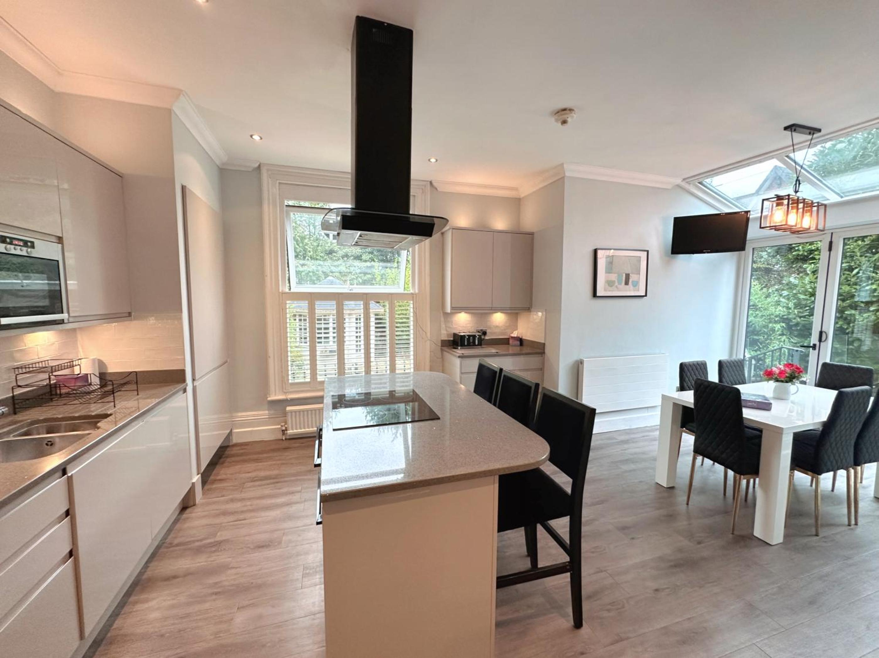 Deluxe Family Suite photo 3