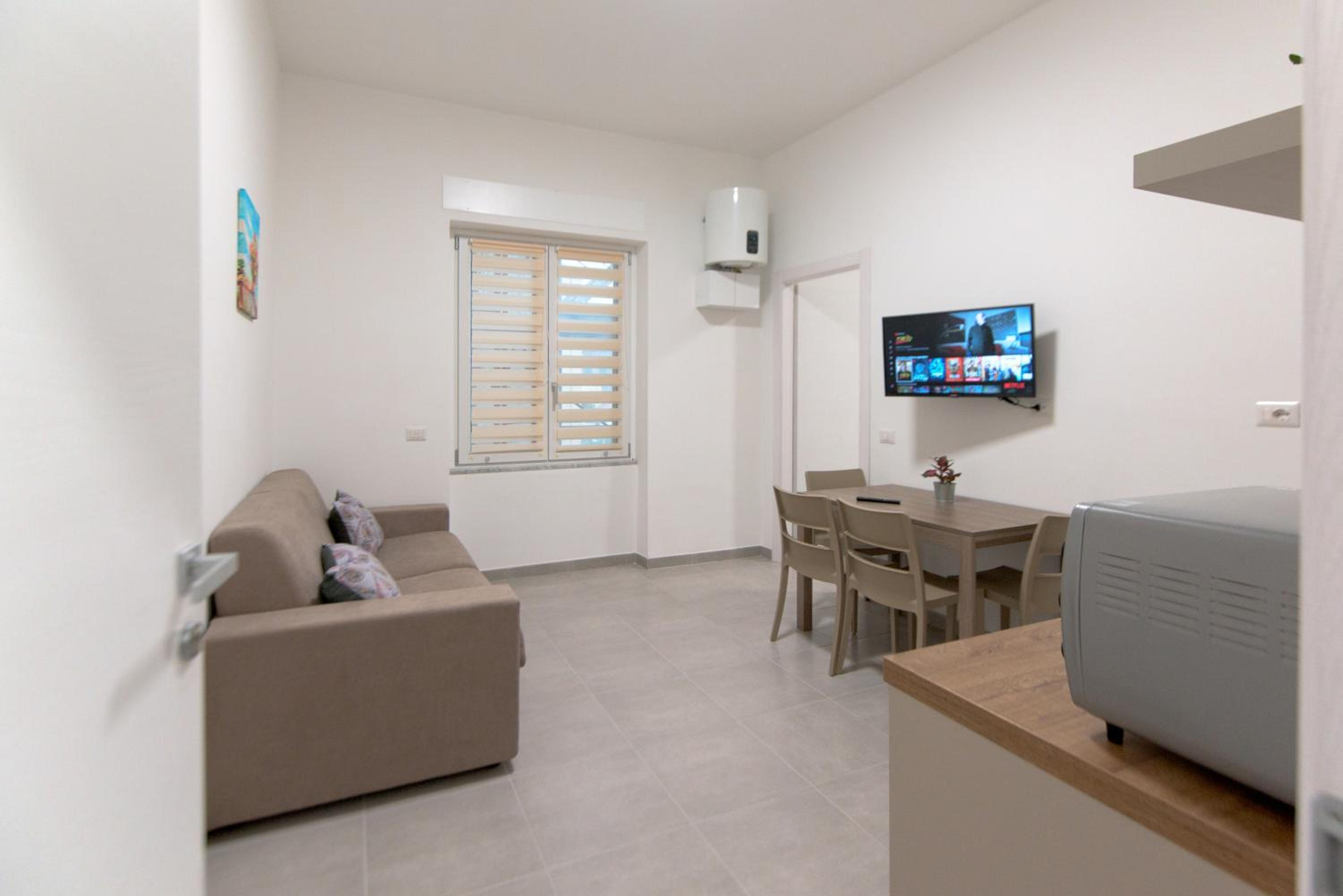 One-Bedroom Apartment - Photo 4