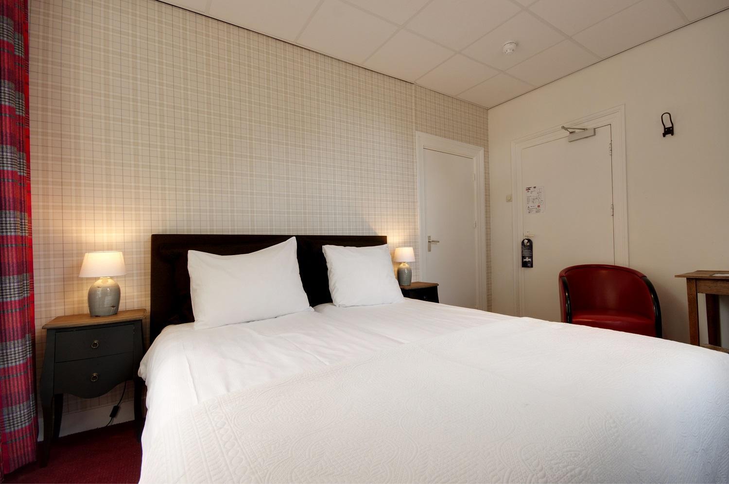 Economy Twin Room photo 2