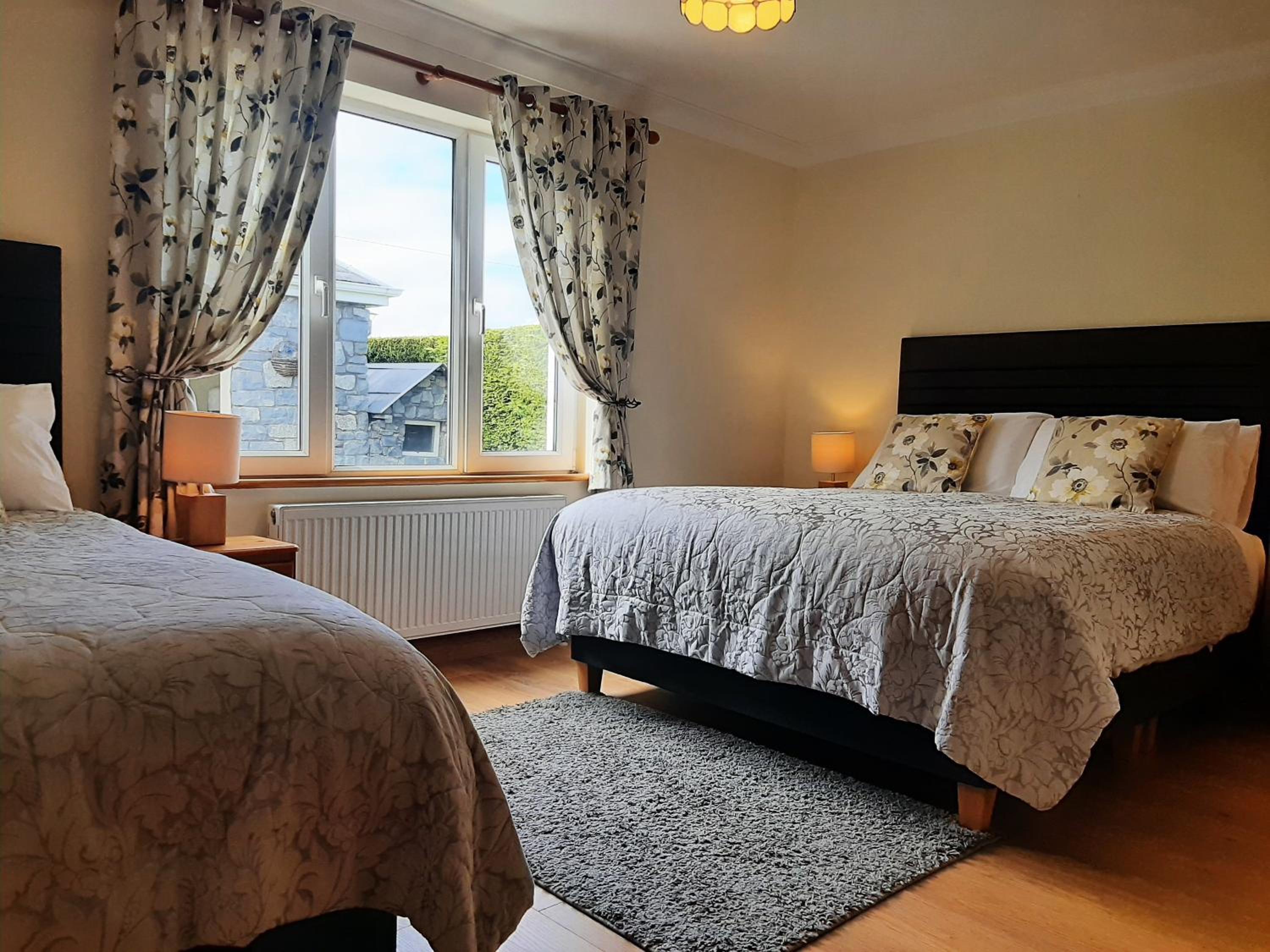 Deluxe Triple Room photo 3