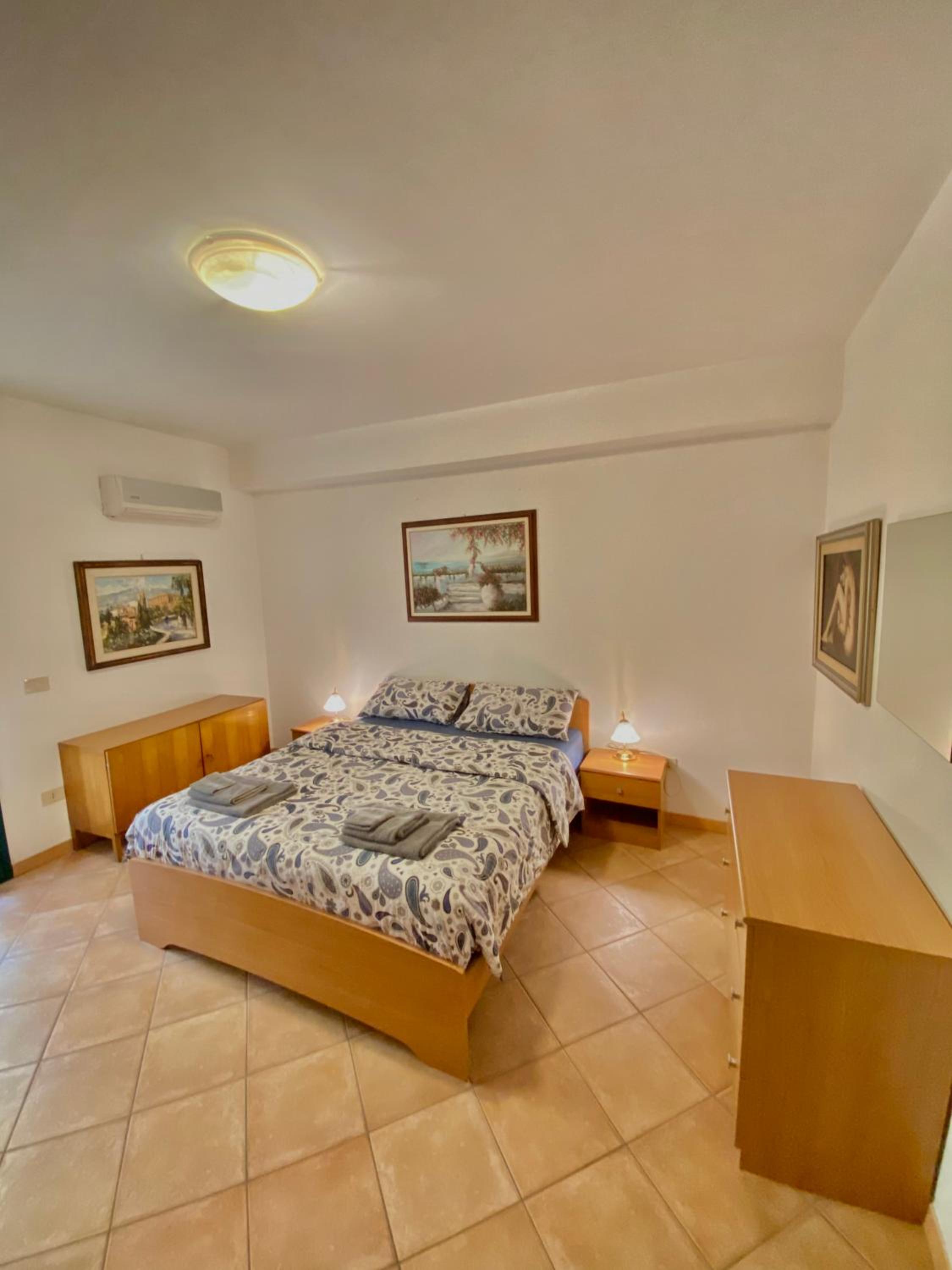 One-Bedroom Apartment with Balcony